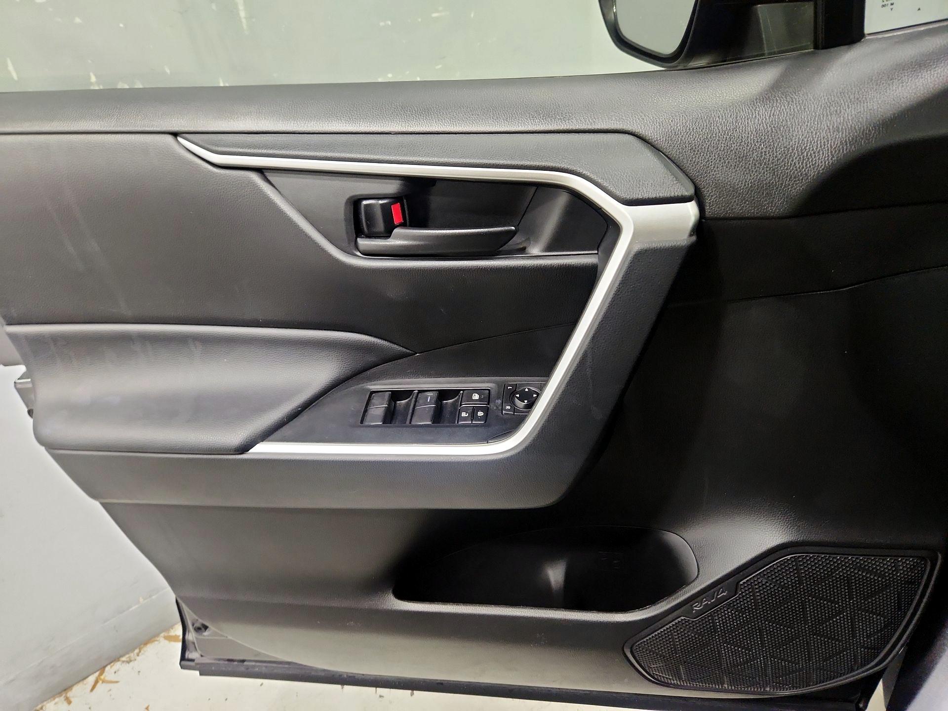 Thumbnail: 2023 Toyota RAV4 - 12