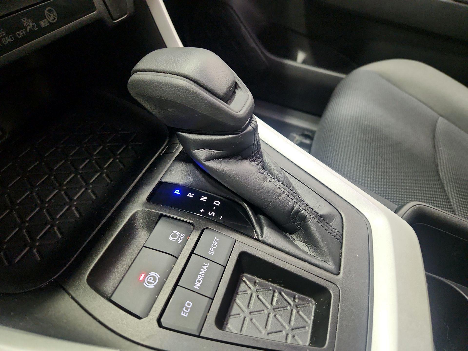 Thumbnail: 2023 Toyota RAV4 - 18