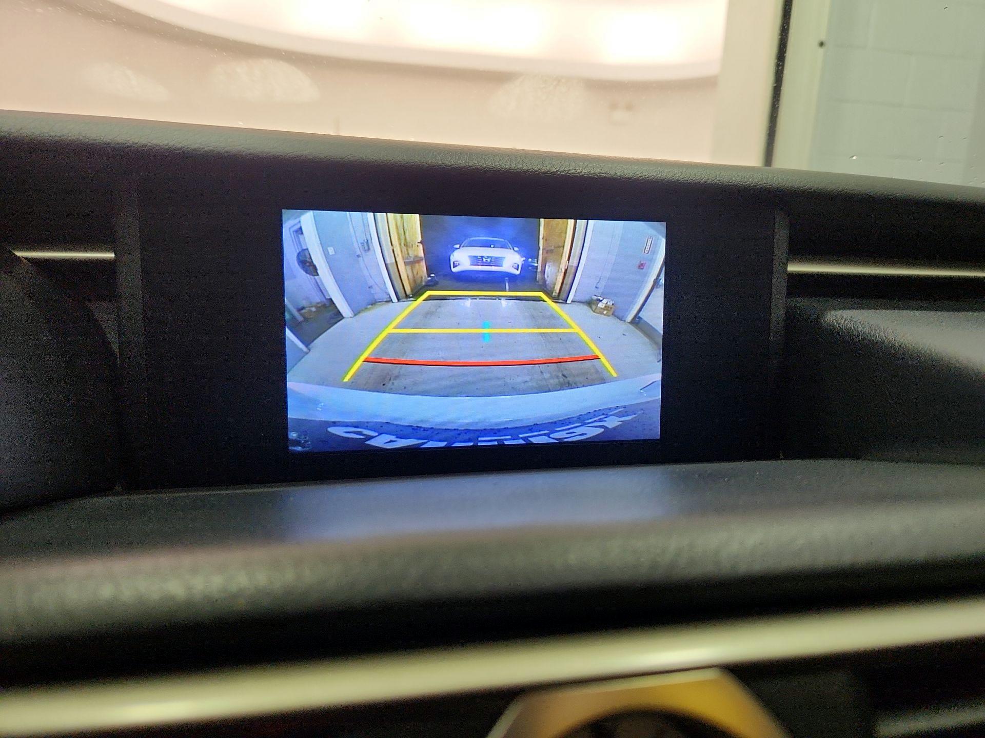 Thumbnail: 2017 Lexus RC - 14