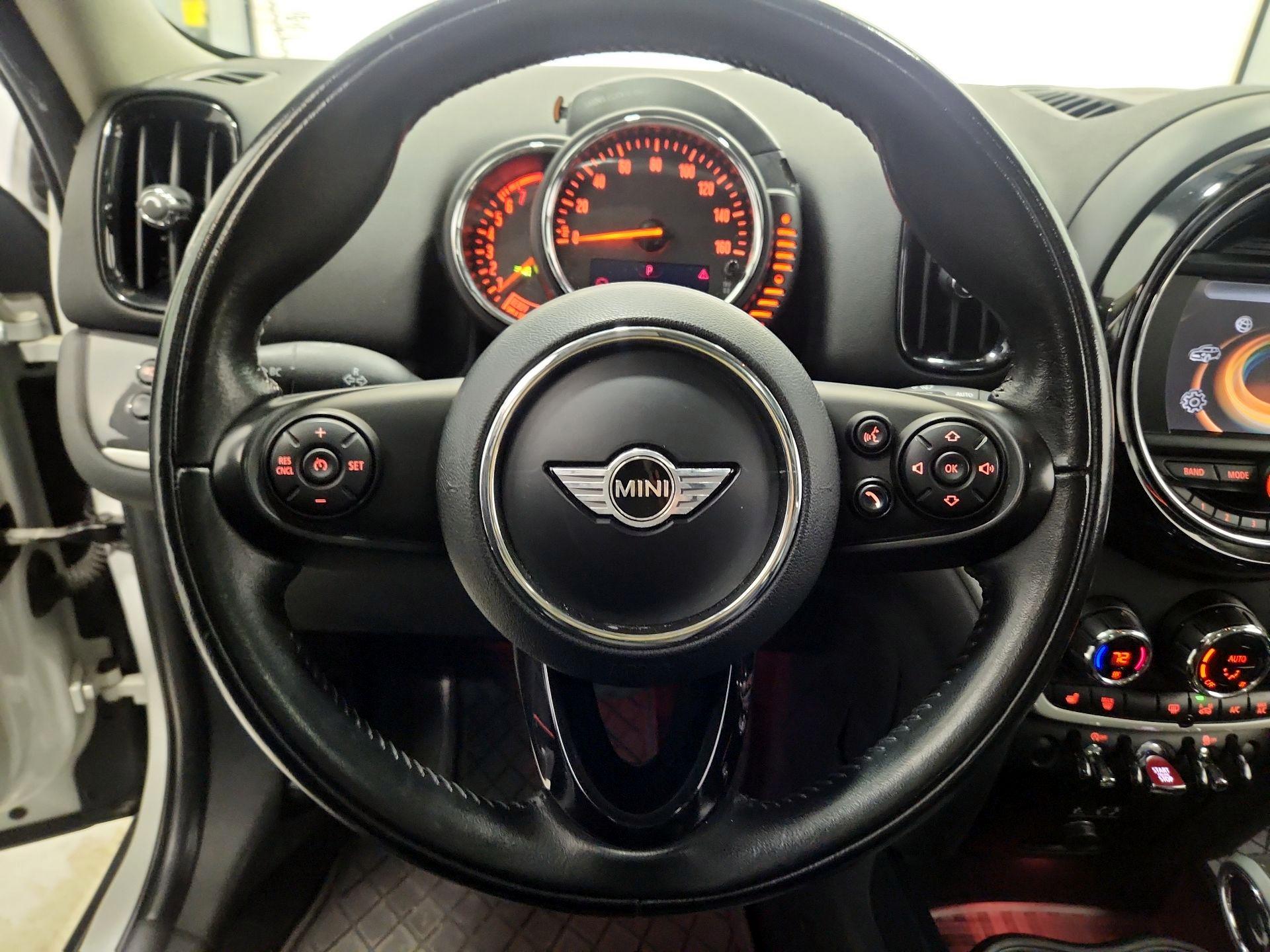 Thumbnail: 2017 MINI Cooper Countryman - 10