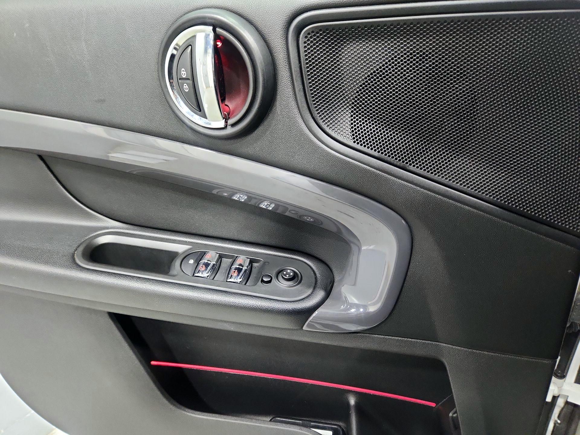 Thumbnail: 2017 MINI Cooper Countryman - 12