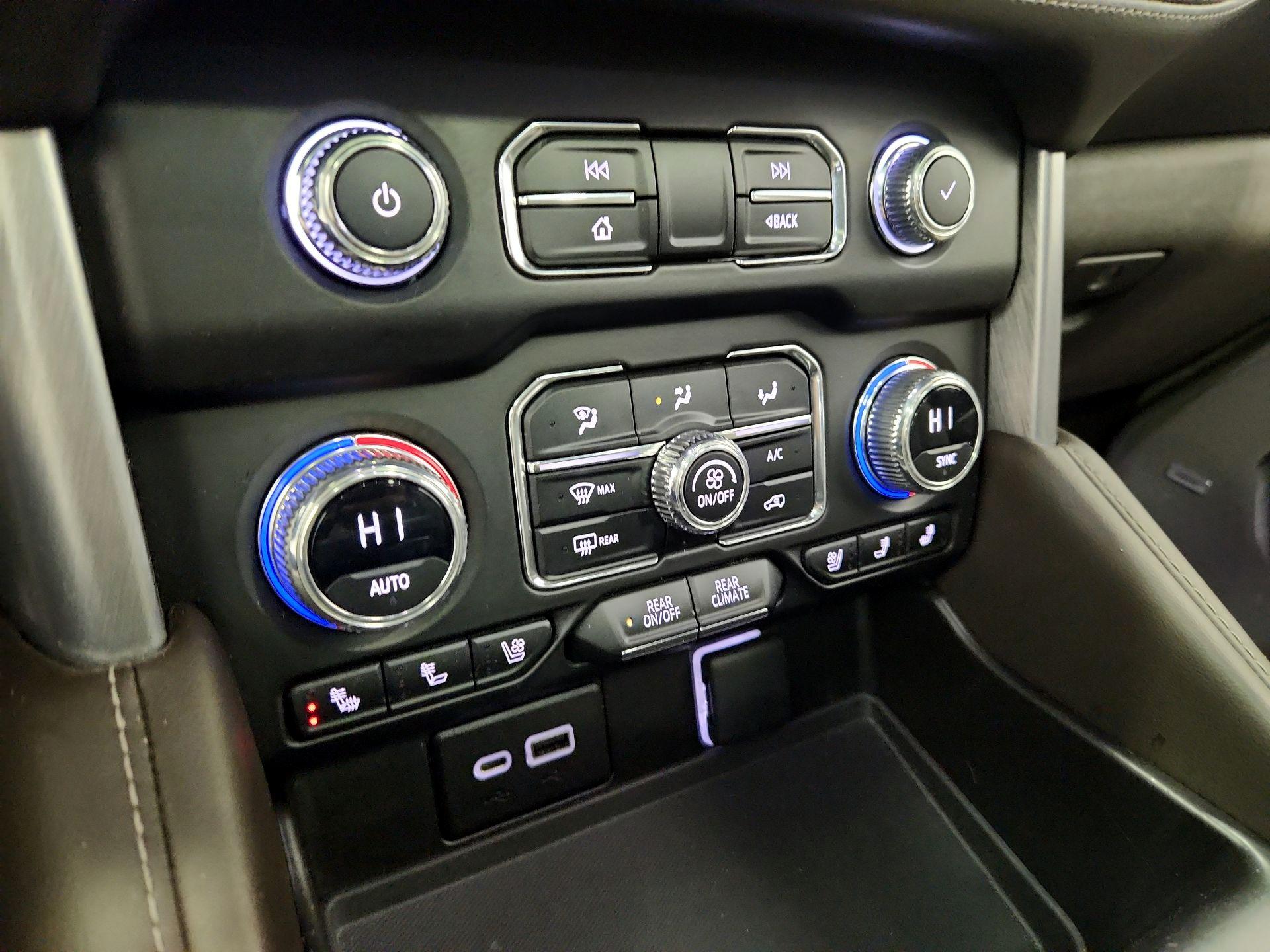 Thumbnail: 2023 GMC Yukon XL - 16