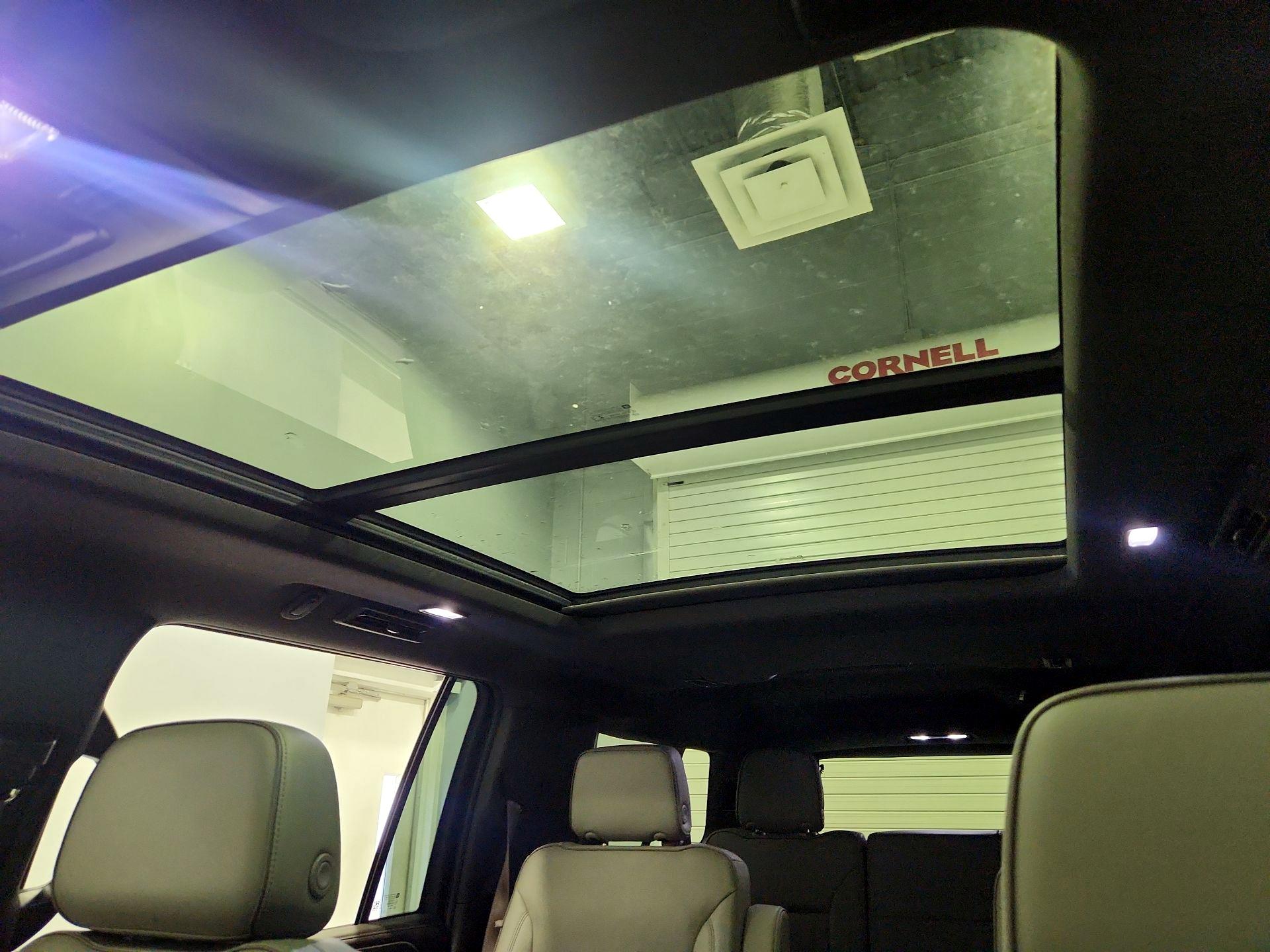 Thumbnail: 2023 GMC Yukon XL - 19