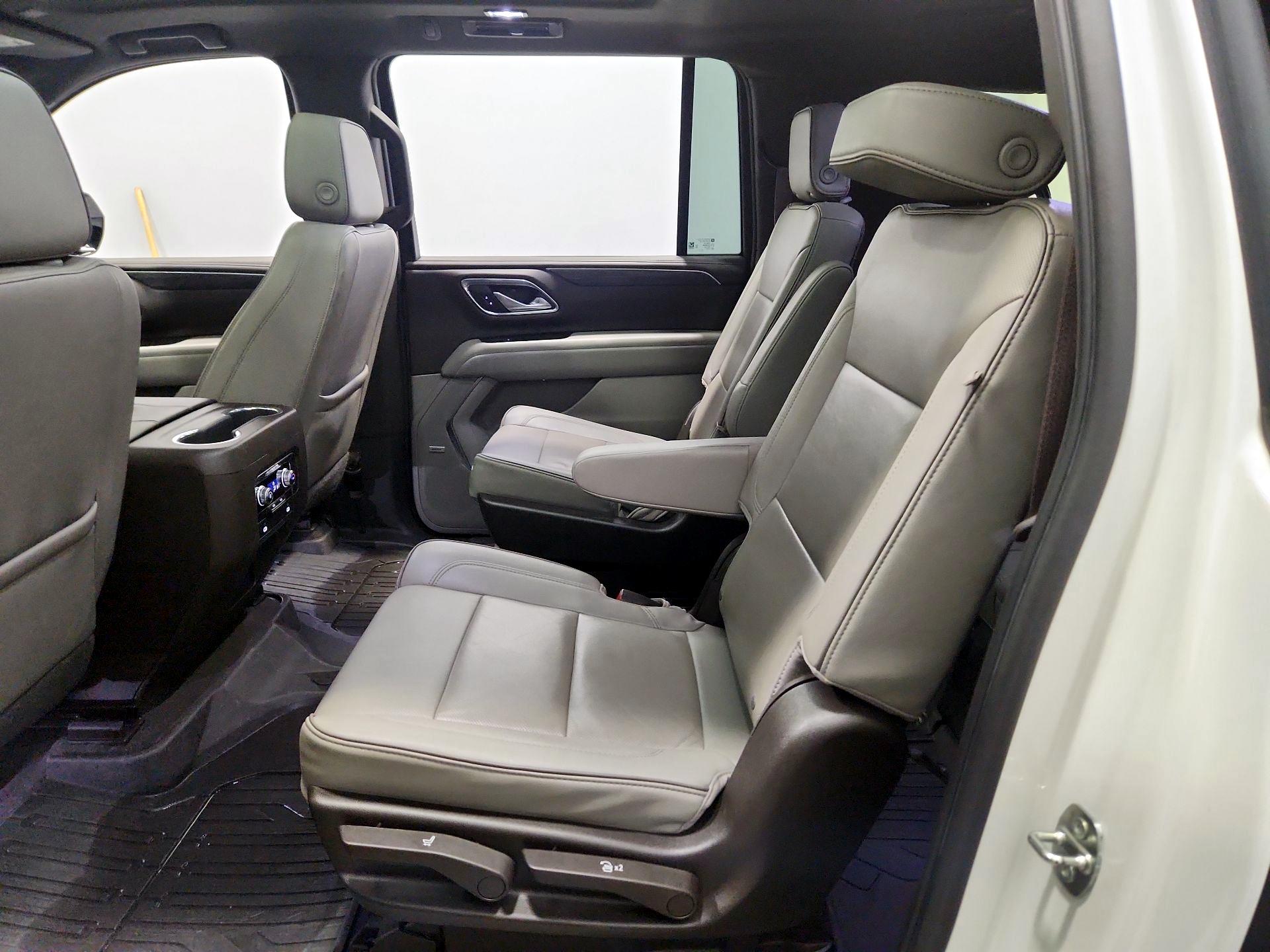 Thumbnail: 2023 GMC Yukon XL - 20