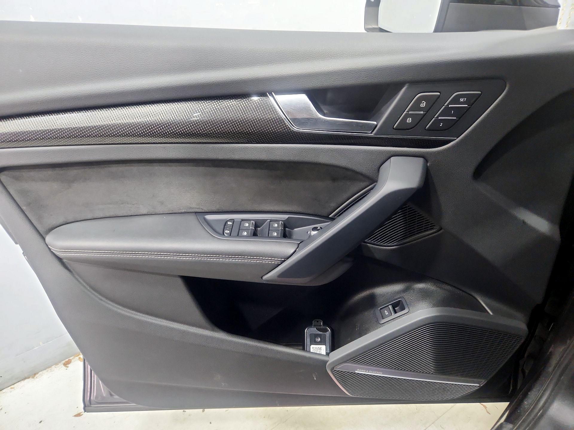 Thumbnail: 2023 Audi SQ5 - 12