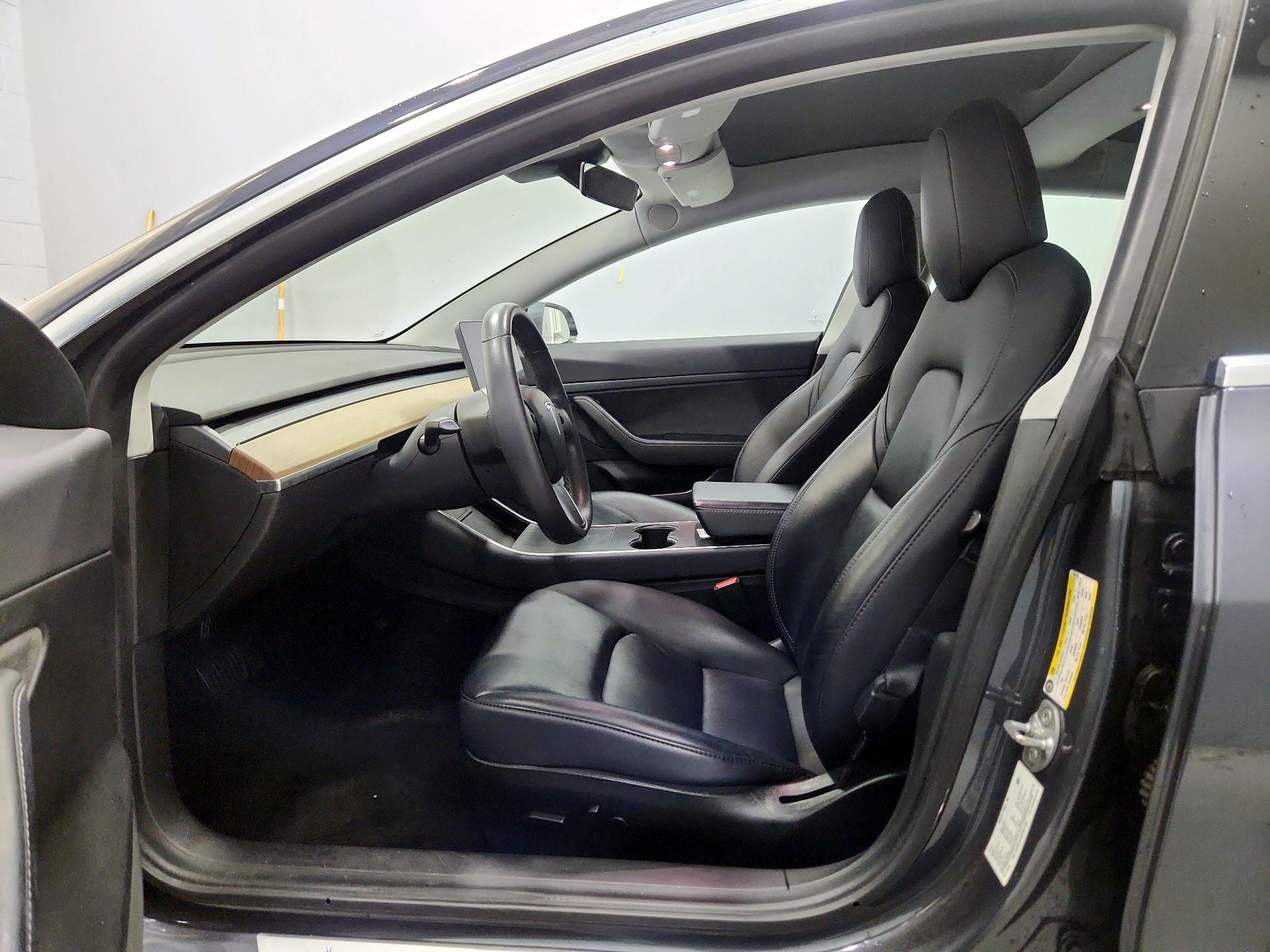 Thumbnail: 2020 Tesla Model 3 - 11