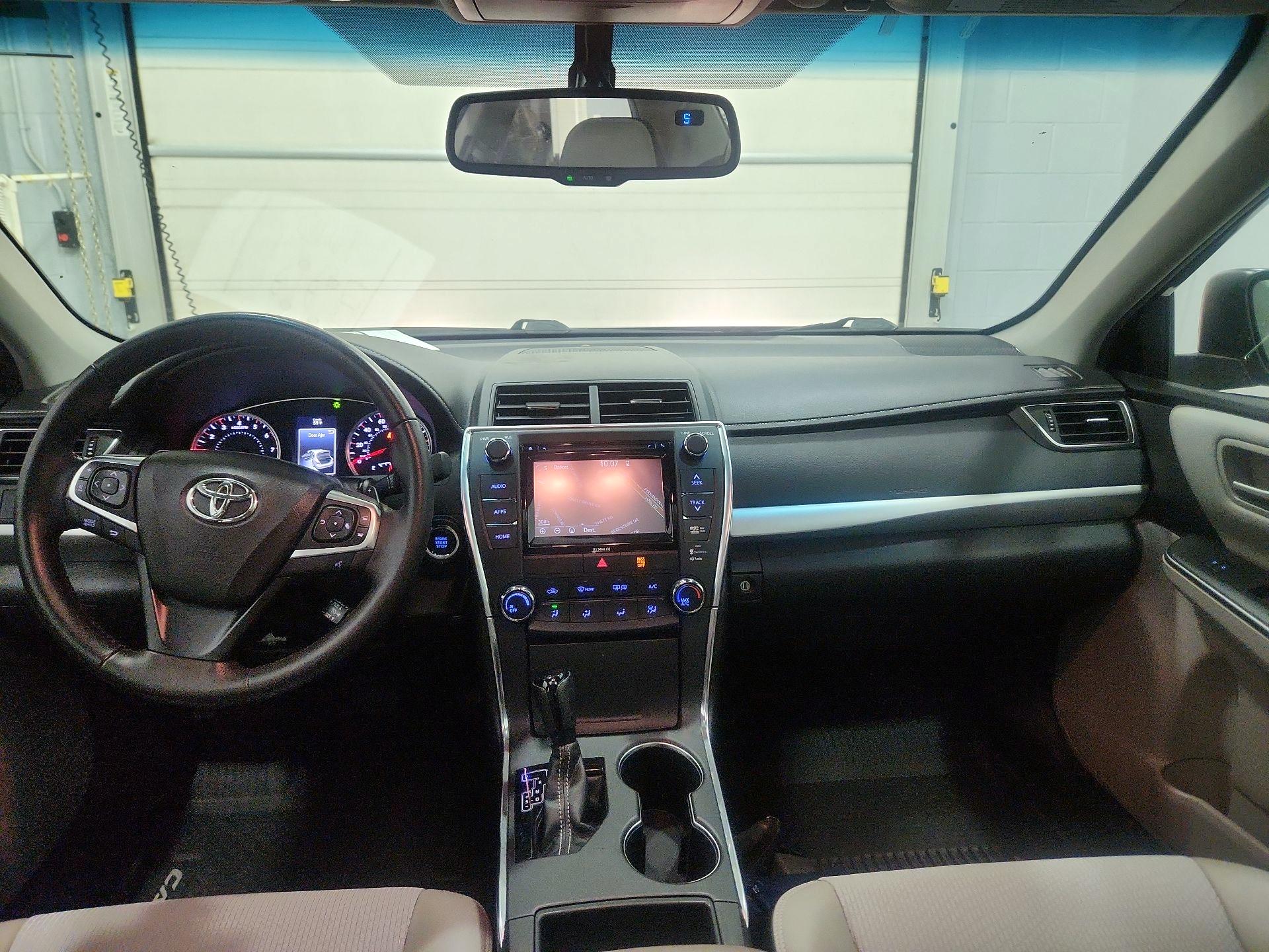 Thumbnail: 2016 Toyota Camry - 9