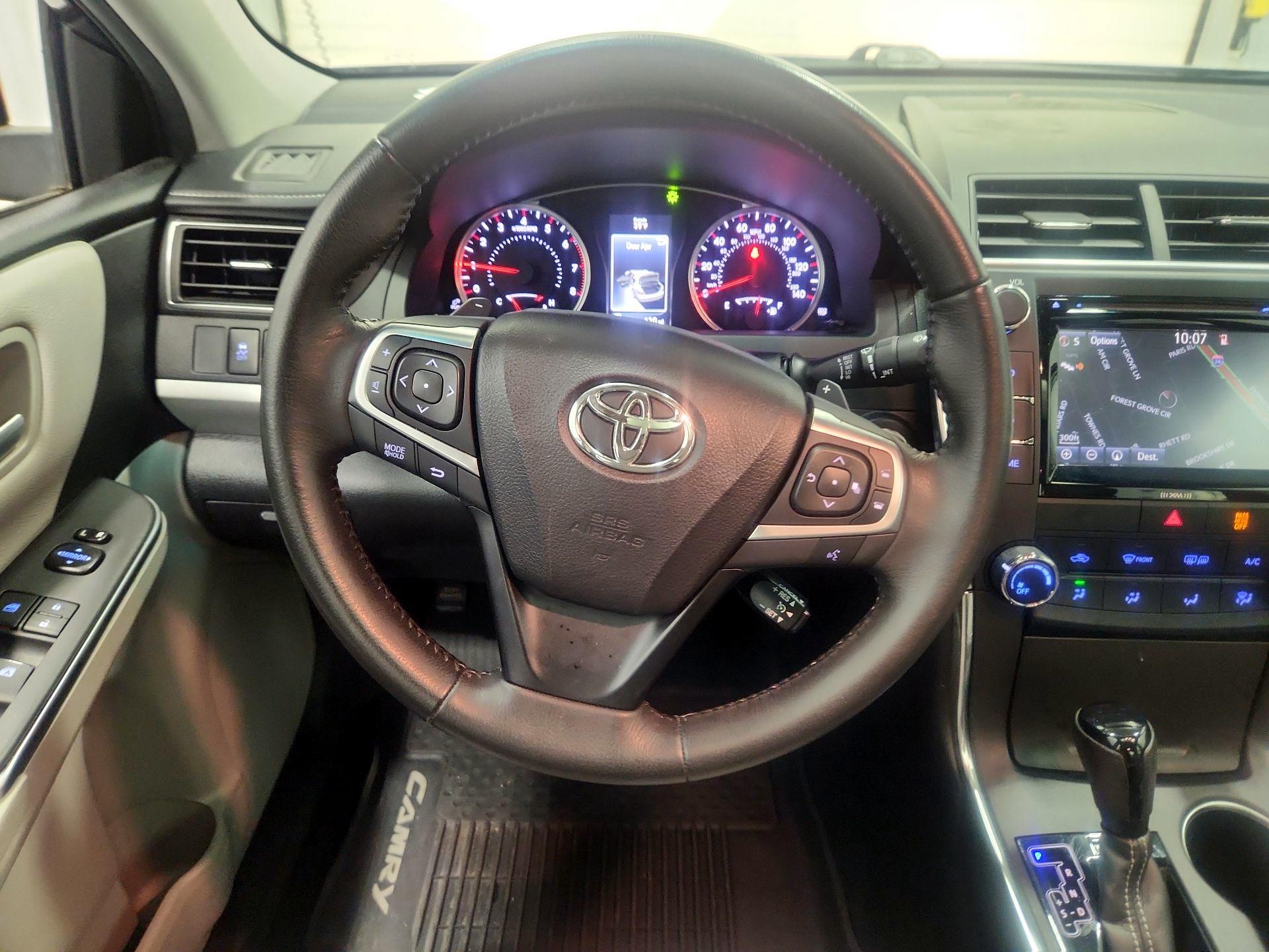 Thumbnail: 2016 Toyota Camry - 10