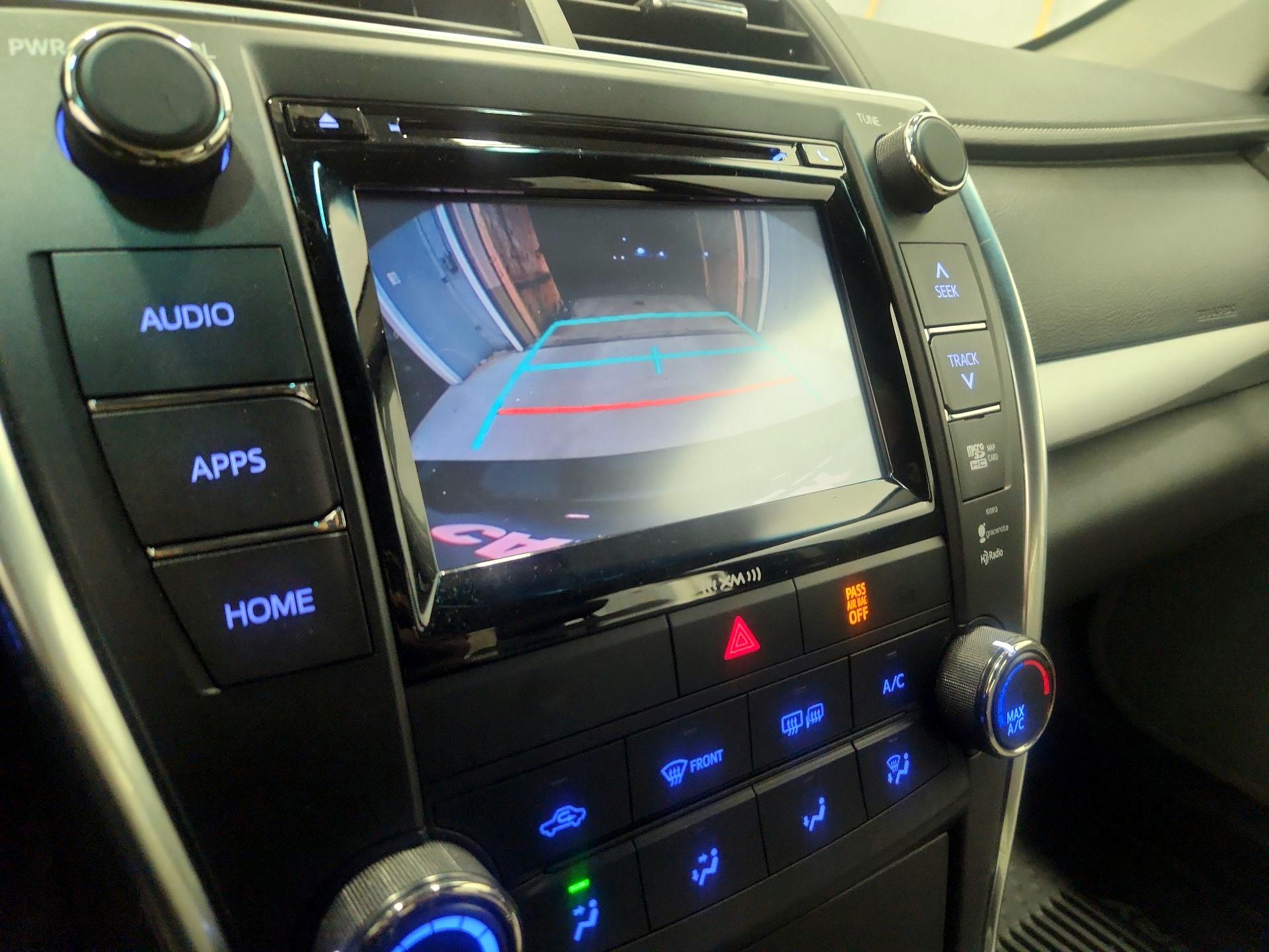 Thumbnail: 2016 Toyota Camry - 15