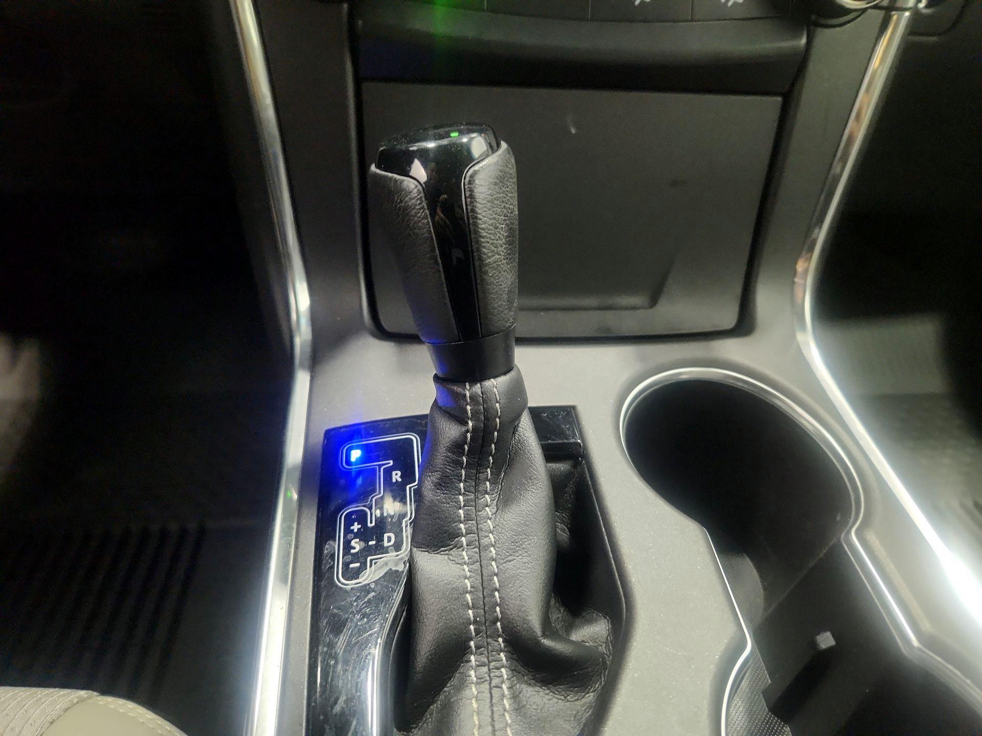 Thumbnail: 2016 Toyota Camry - 18