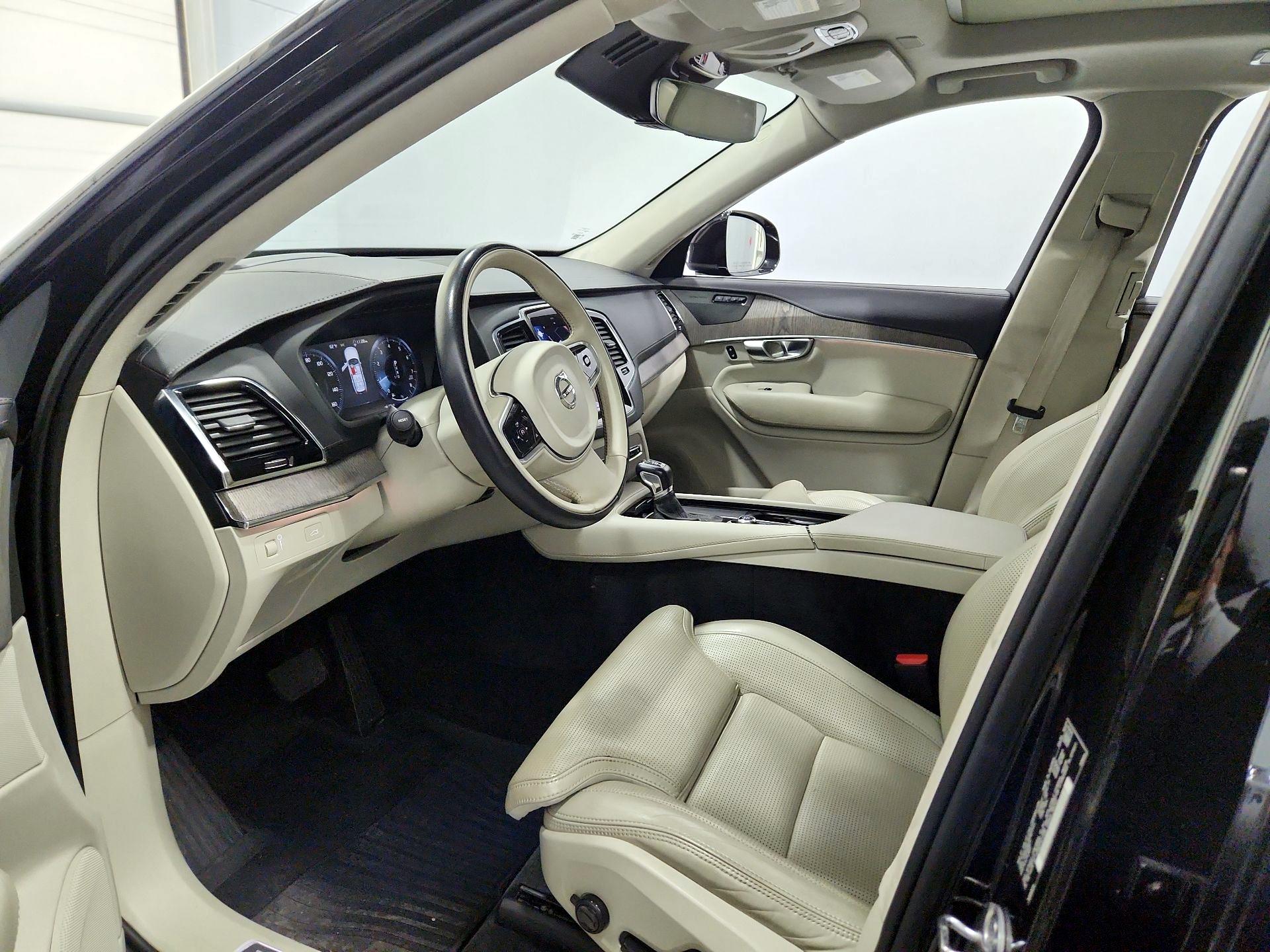 Thumbnail: 2022 Volvo XC90 - 11