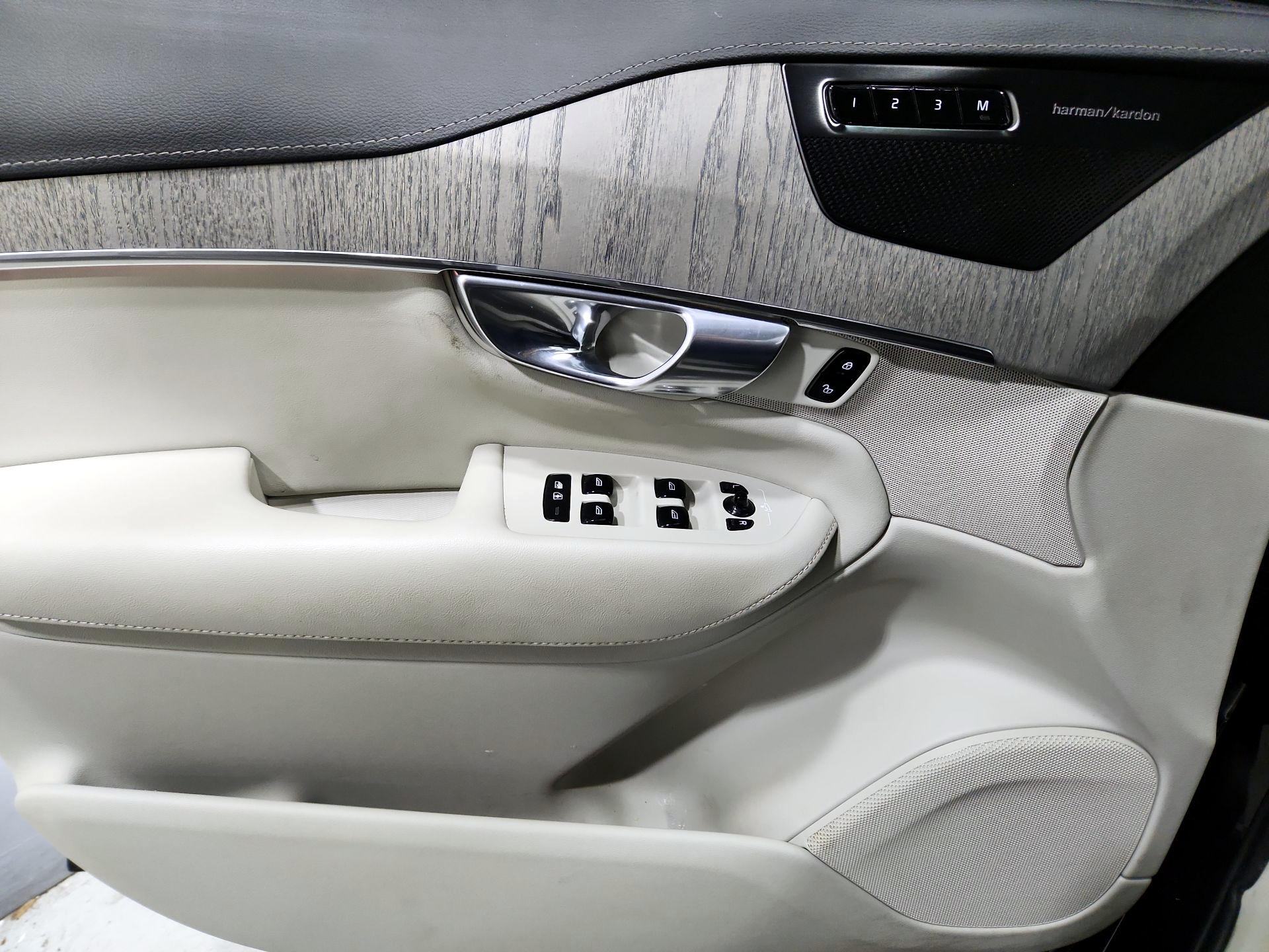 Thumbnail: 2022 Volvo XC90 - 12