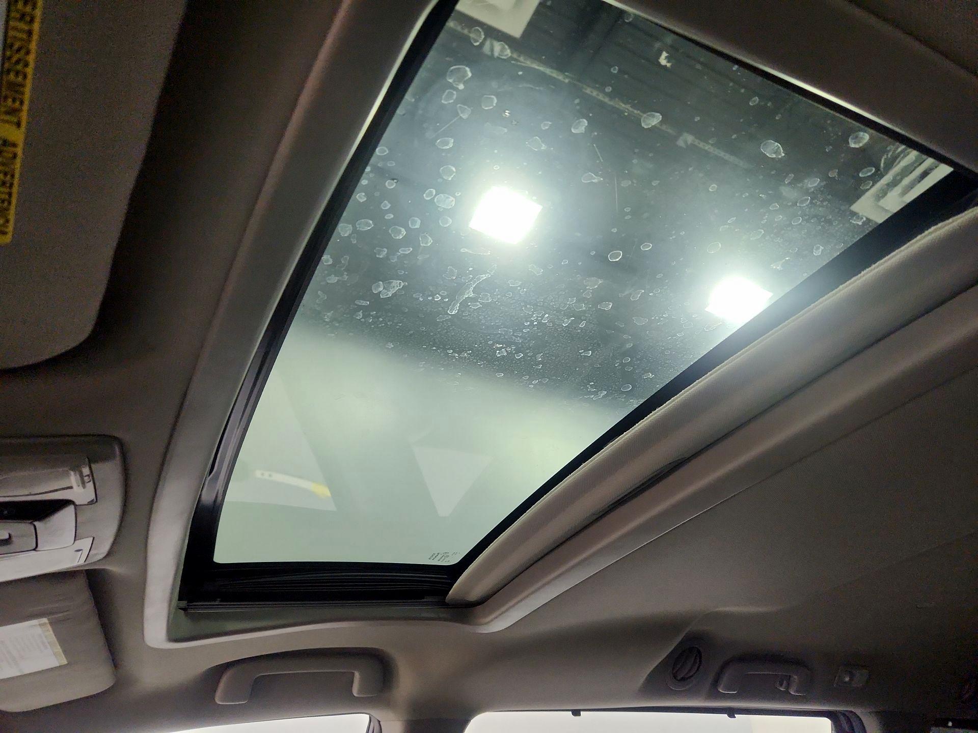 Thumbnail: 2017 Toyota Sienna - 20