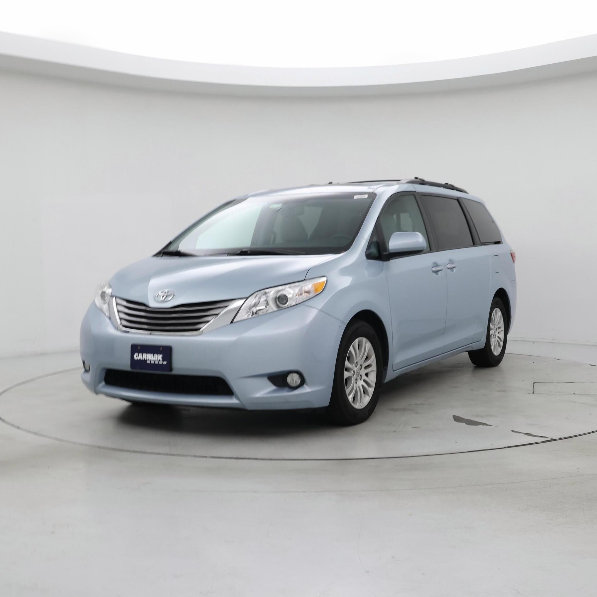 Thumbnail: 2017 Toyota Sienna - 4