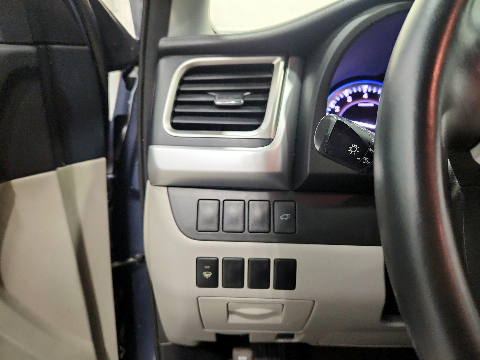 Thumbnail: 2016 Toyota Highlander - 13