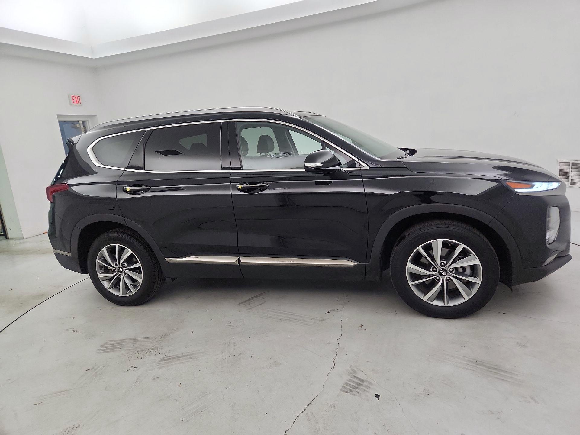 Thumbnail: 2019 Hyundai Santa Fe - 4