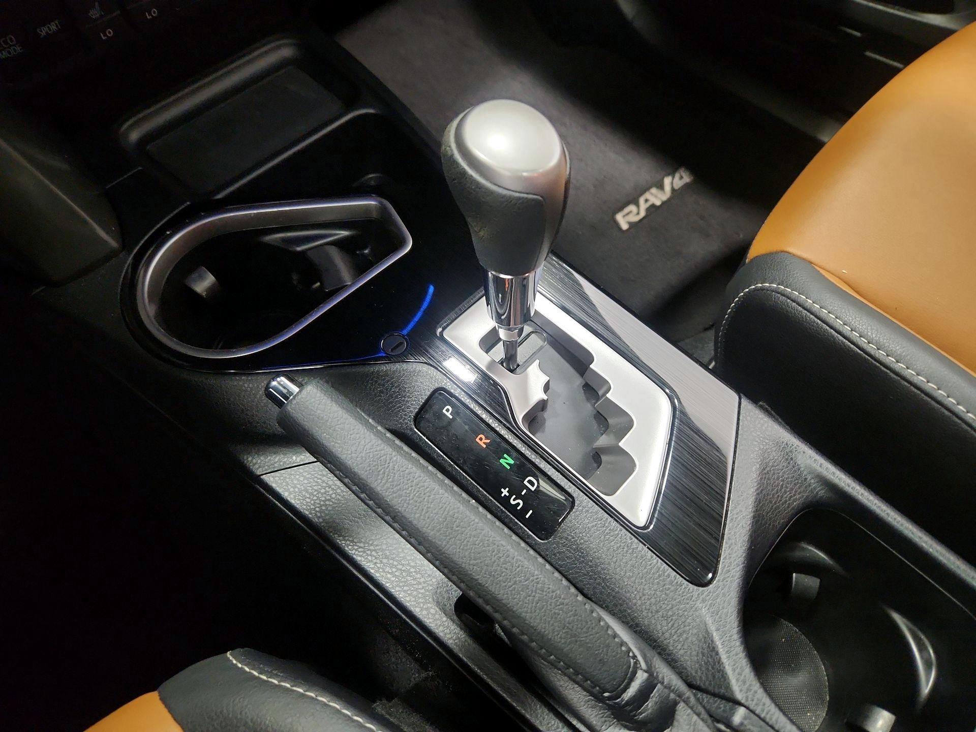 Thumbnail: 2017 Toyota RAV4 - 18