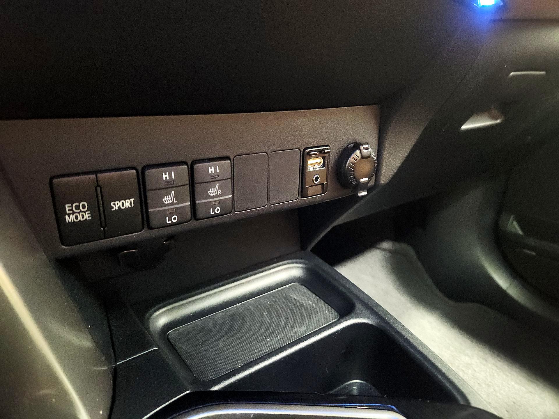 Thumbnail: 2017 Toyota RAV4 - 19