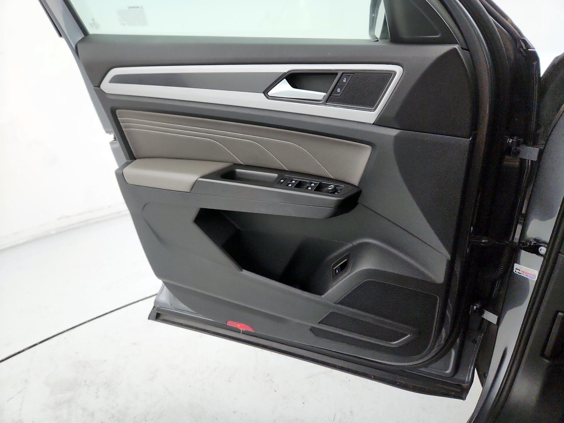 Thumbnail: 2022 Volkswagen Atlas - 12