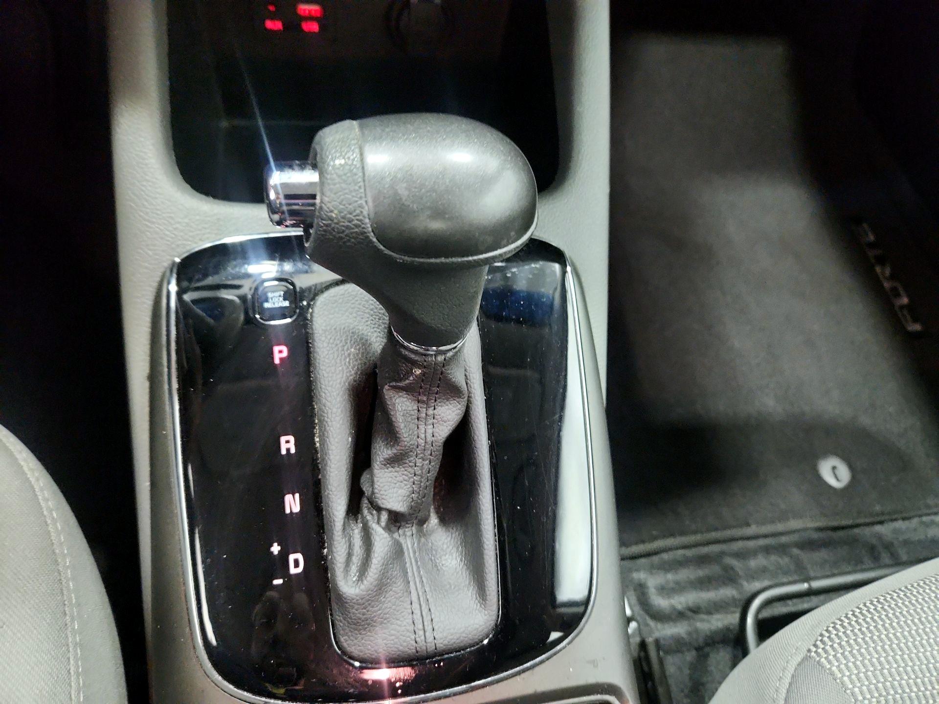 Thumbnail: 2017 Kia Forte - 16