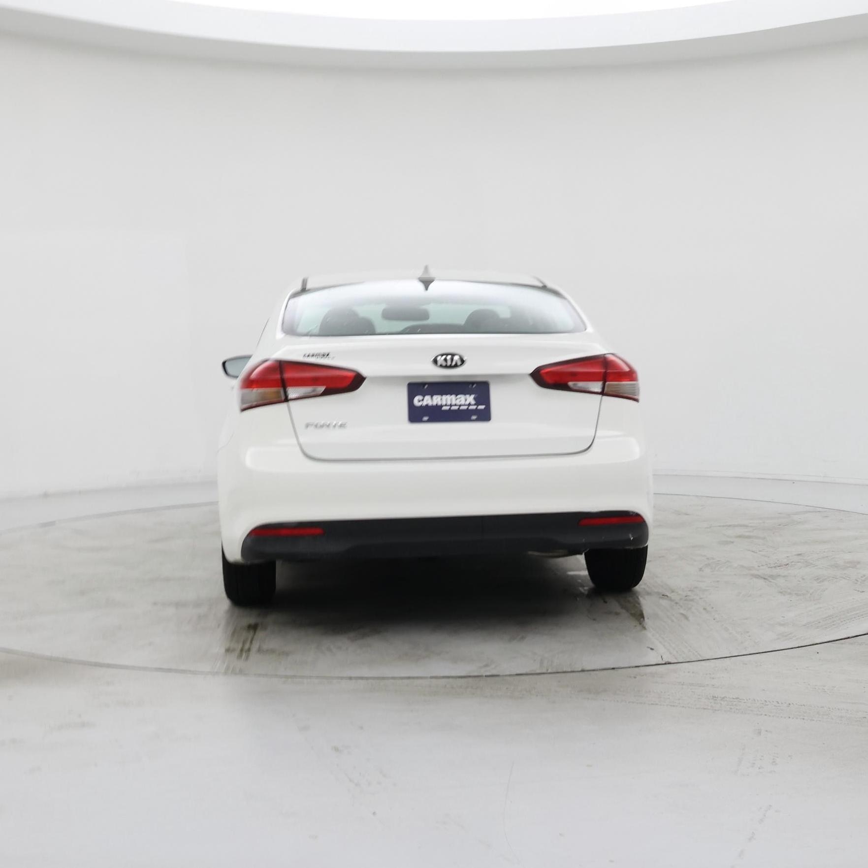 Thumbnail: 2017 Kia Forte - 6