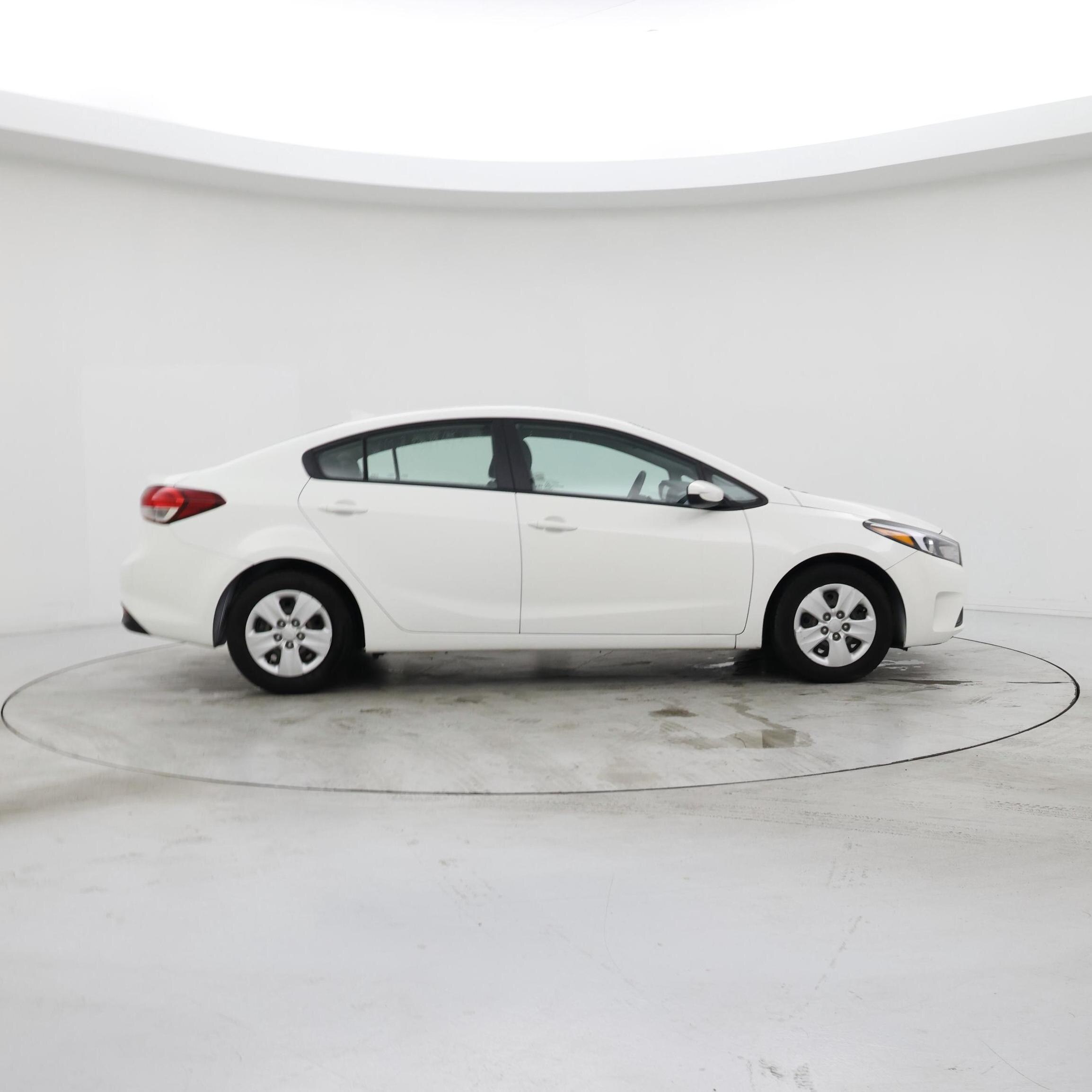 Thumbnail: 2017 Kia Forte - 7