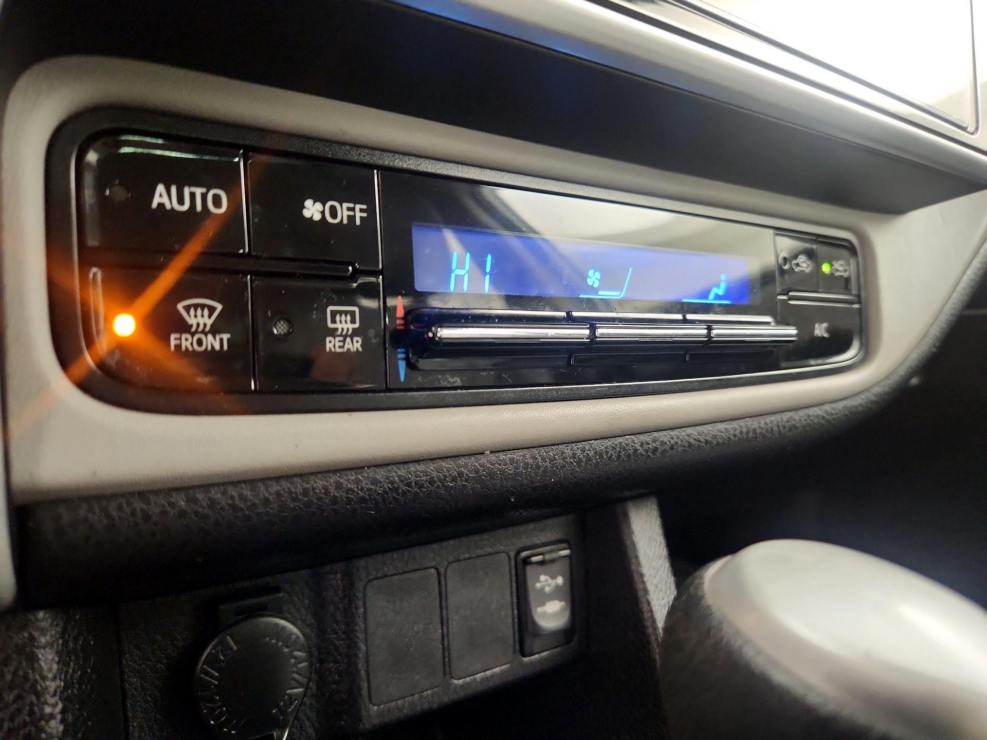 Thumbnail: 2017 Toyota Corolla - 14