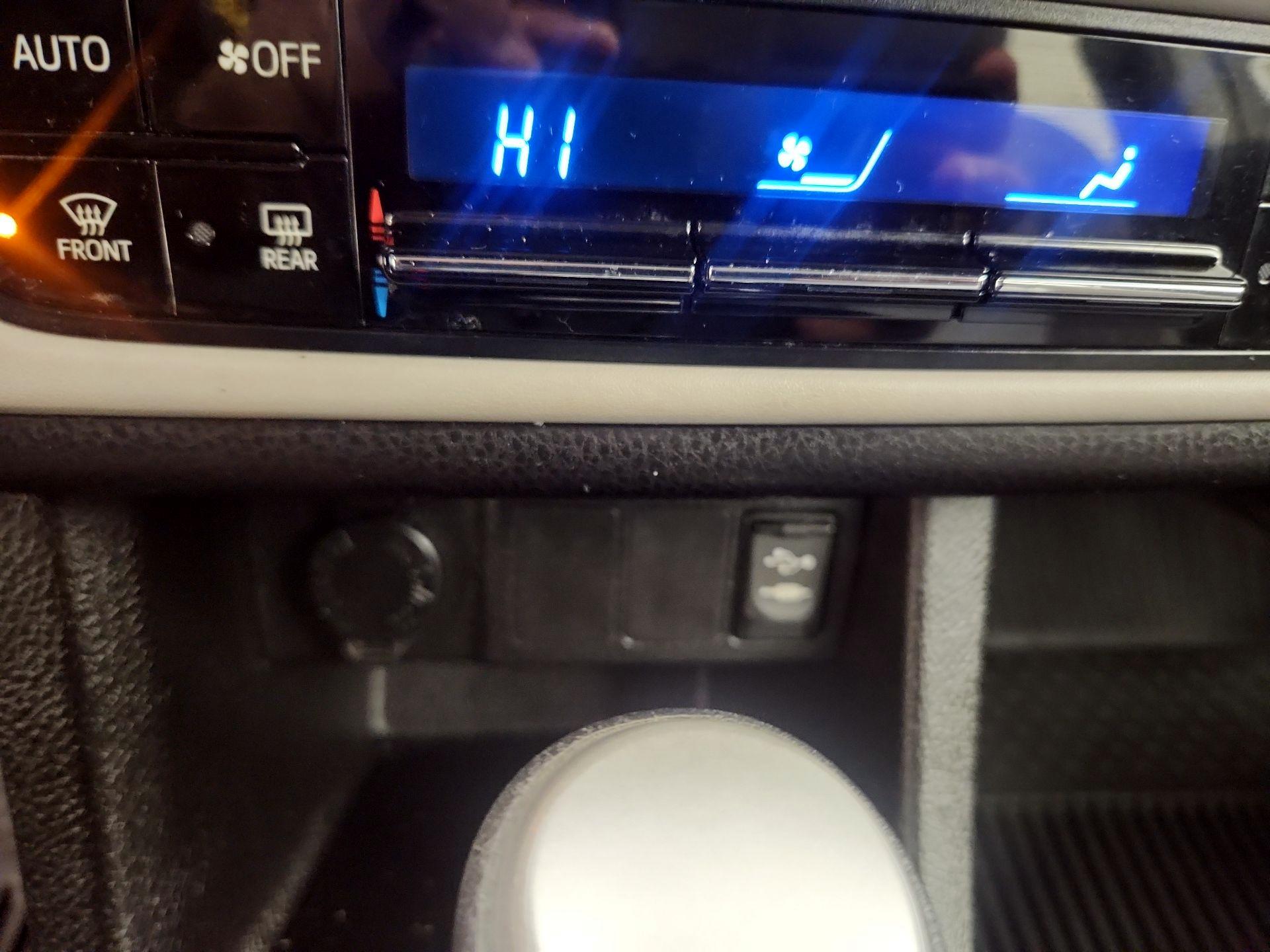 Thumbnail: 2017 Toyota Corolla - 16