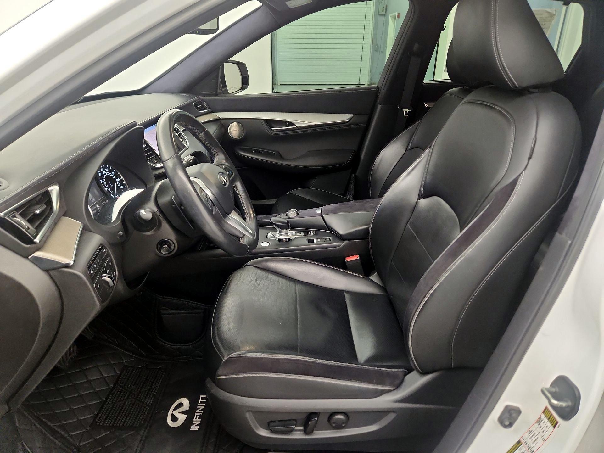 Thumbnail: 2019 INFINITI QX50 - 9