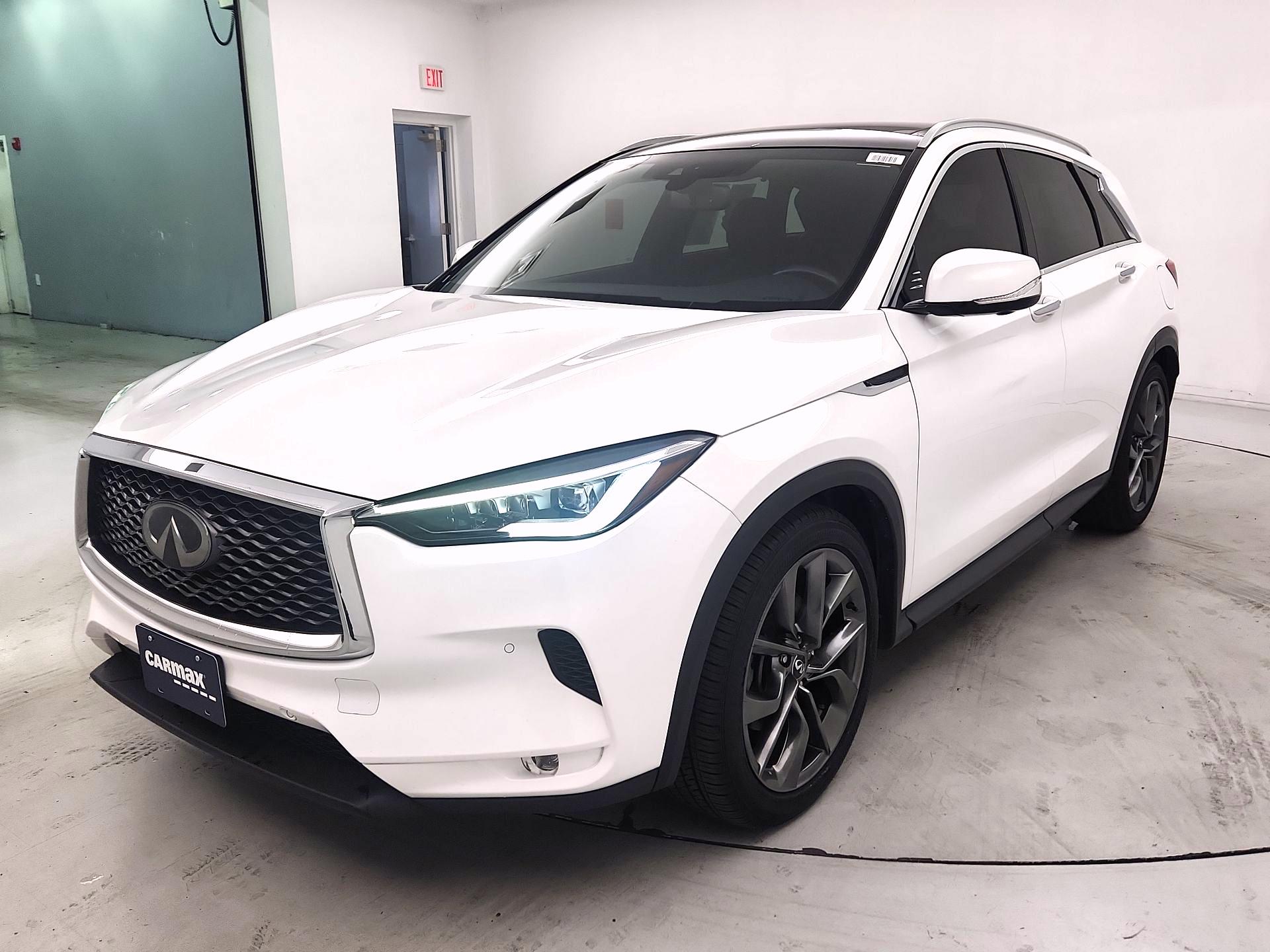 Thumbnail: 2019 INFINITI QX50 - 3