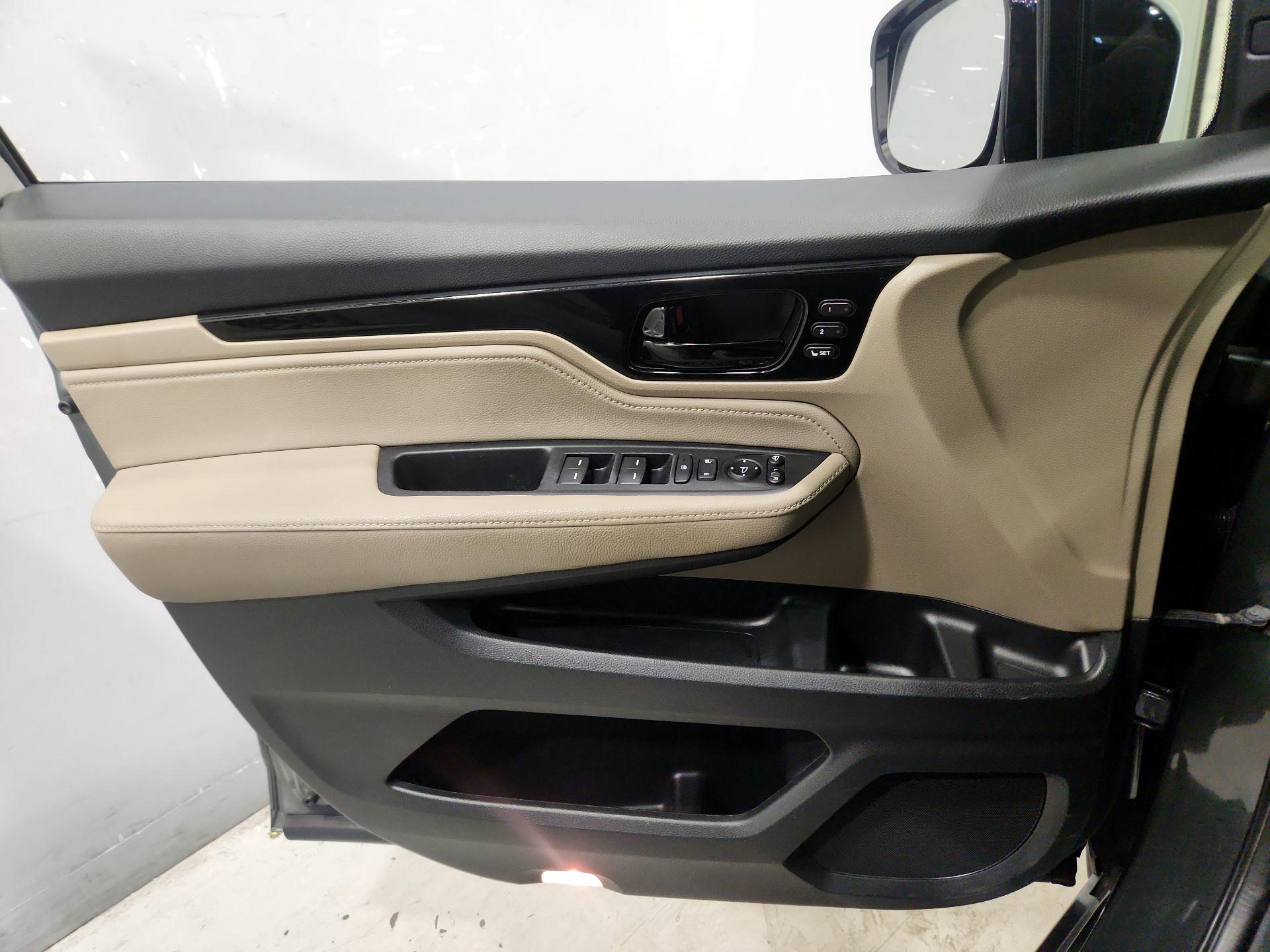 Thumbnail: 2019 Honda Odyssey - 12