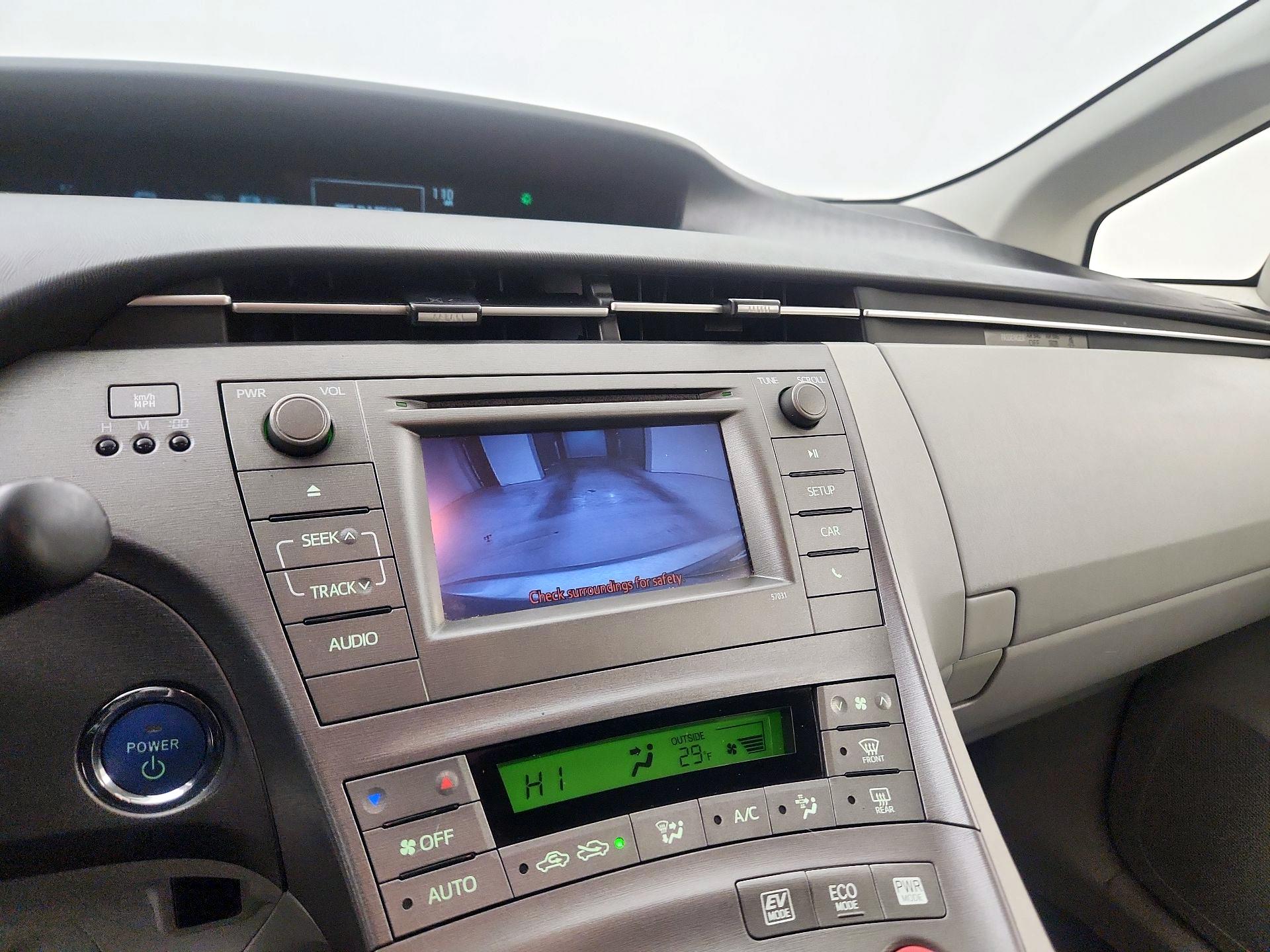 Thumbnail: 2015 Toyota Prius - 12