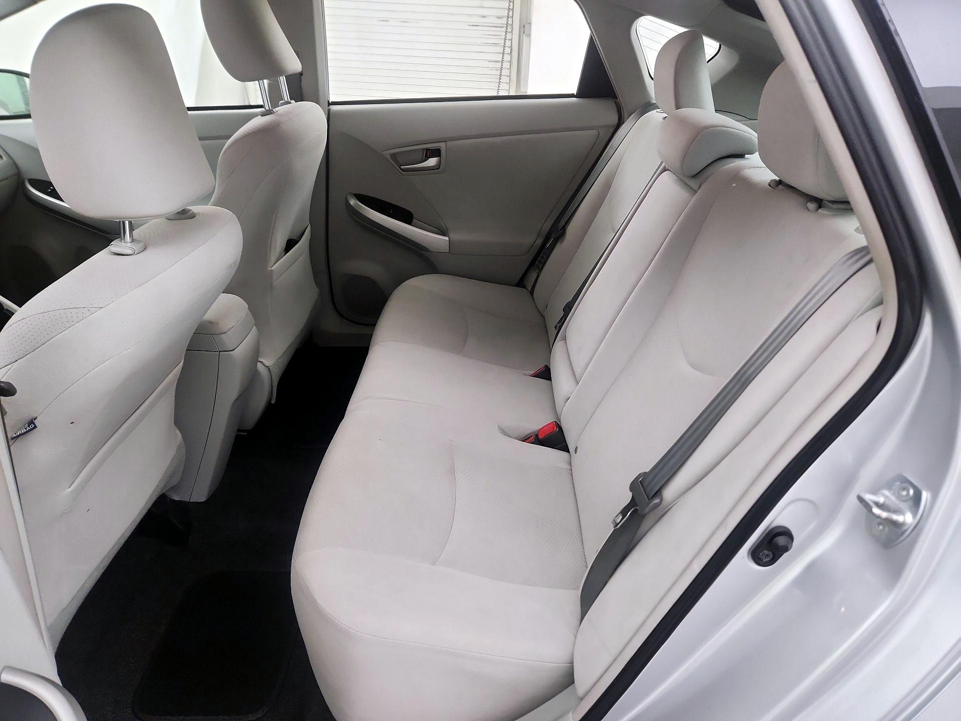 Thumbnail: 2015 Toyota Prius - 17