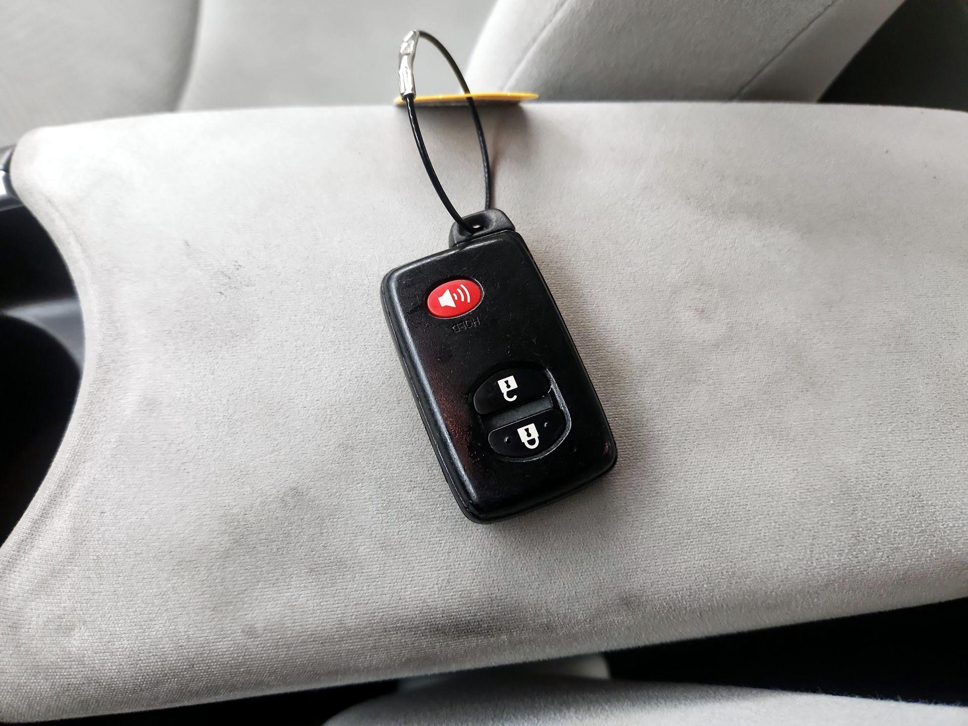 Thumbnail: 2015 Toyota Prius - 20