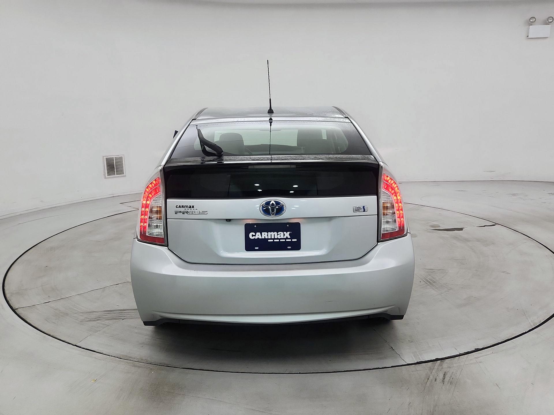 Thumbnail: 2015 Toyota Prius - 6