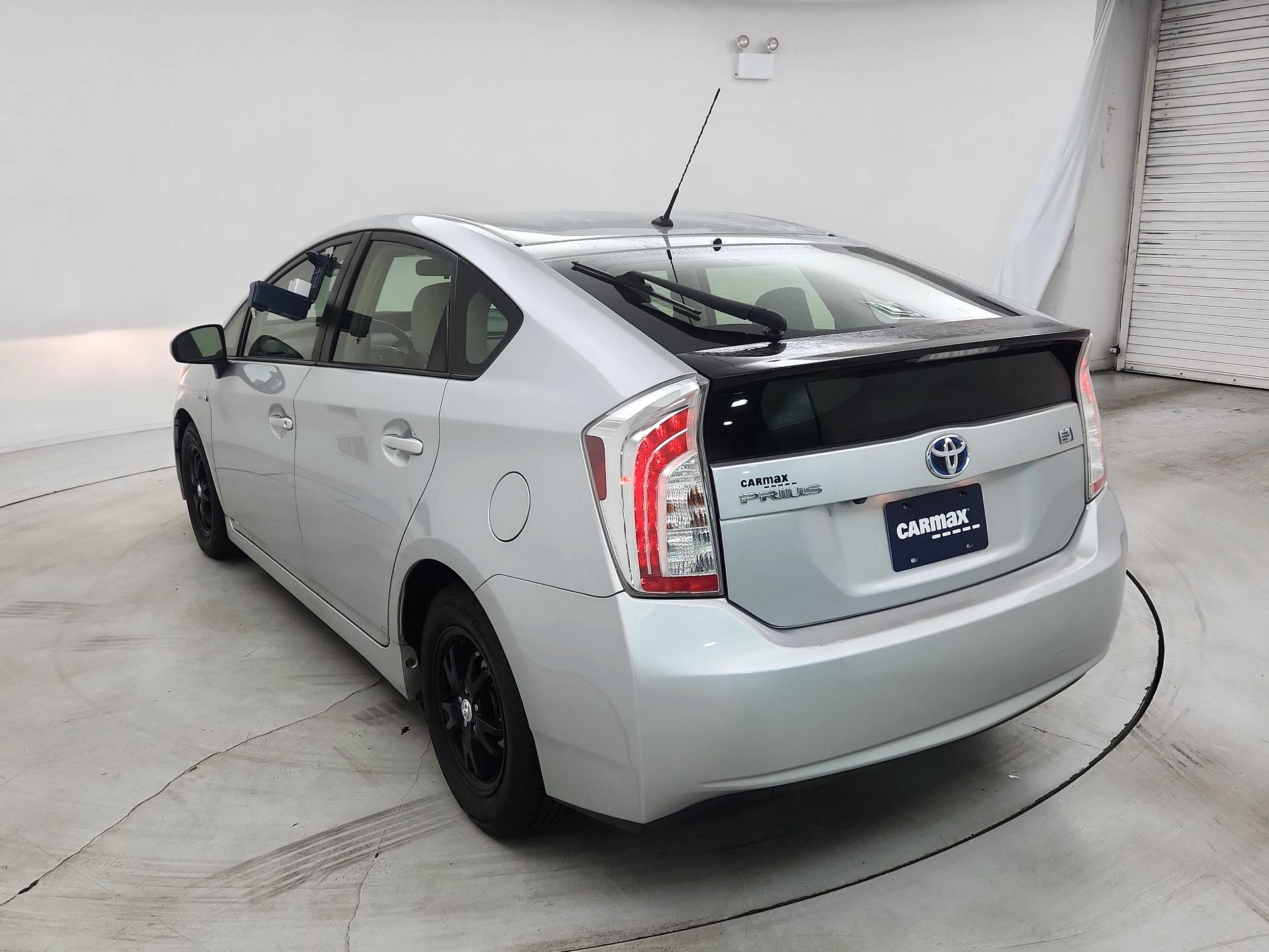 Thumbnail: 2015 Toyota Prius - 7