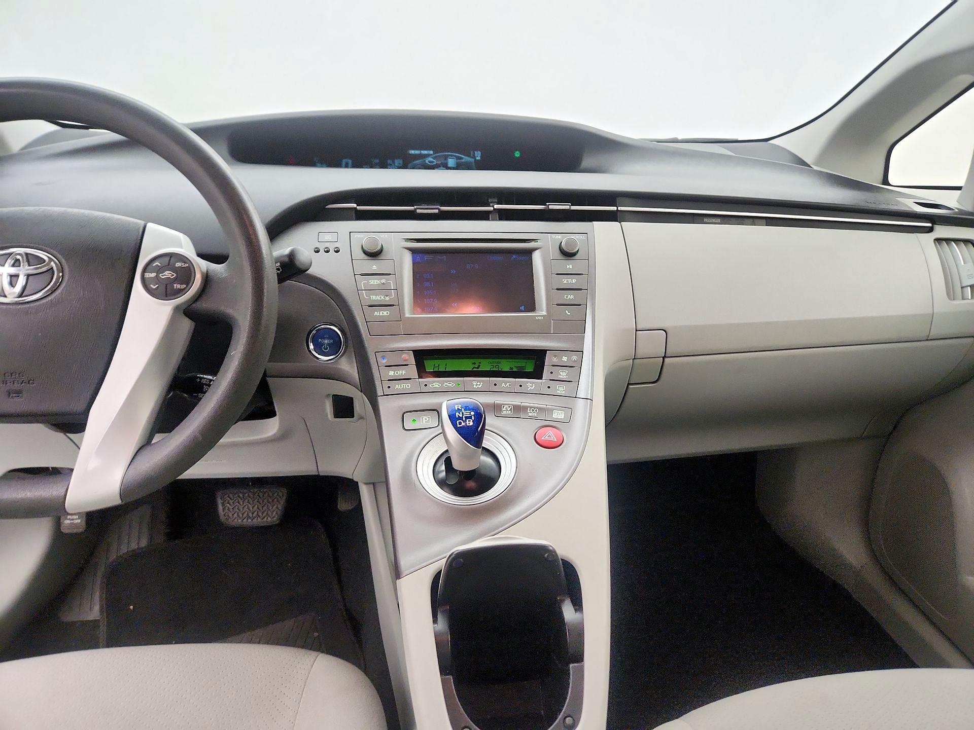 Thumbnail: 2015 Toyota Prius - 8