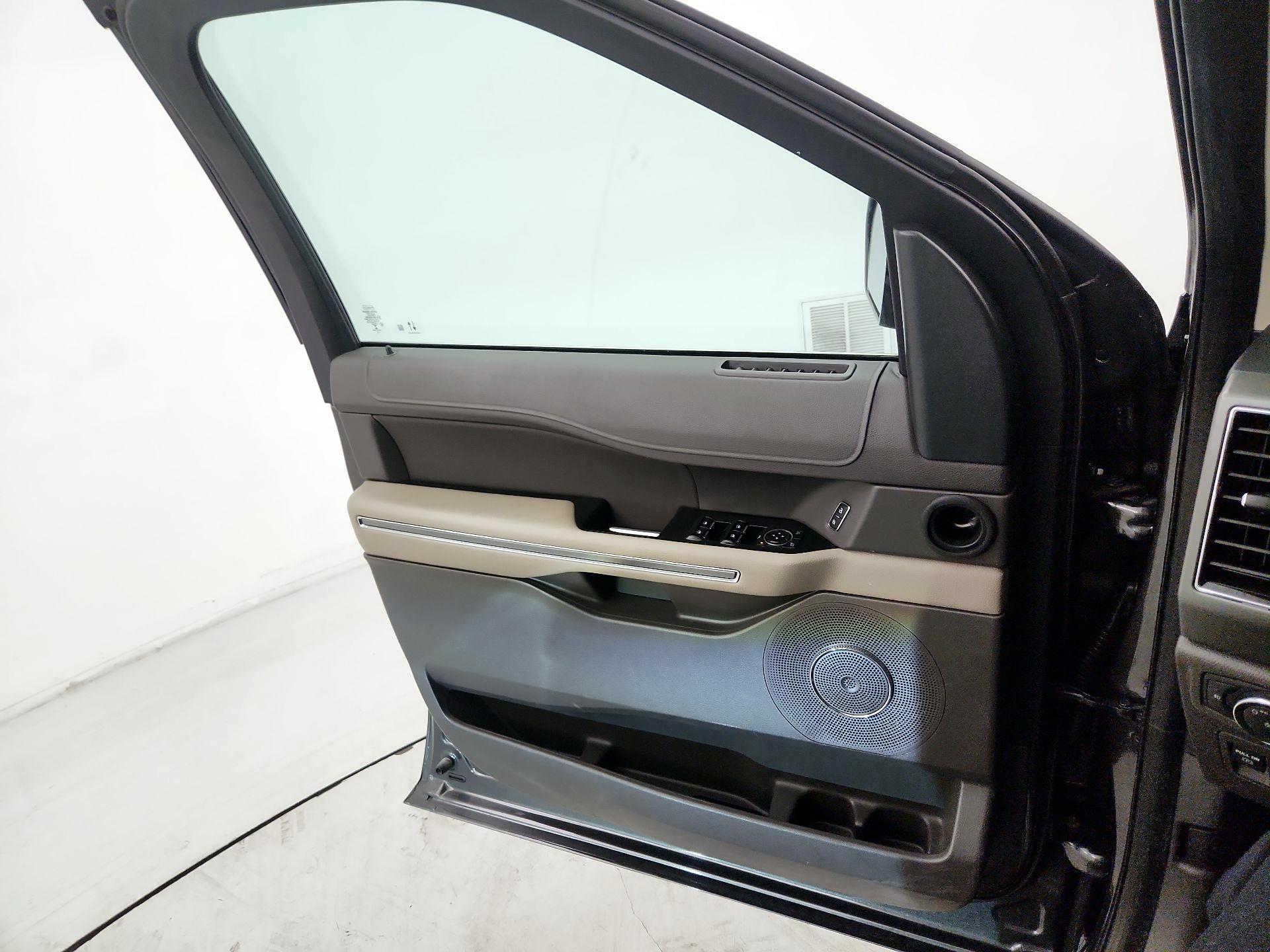 Thumbnail: 2021 Ford Expedition - 12