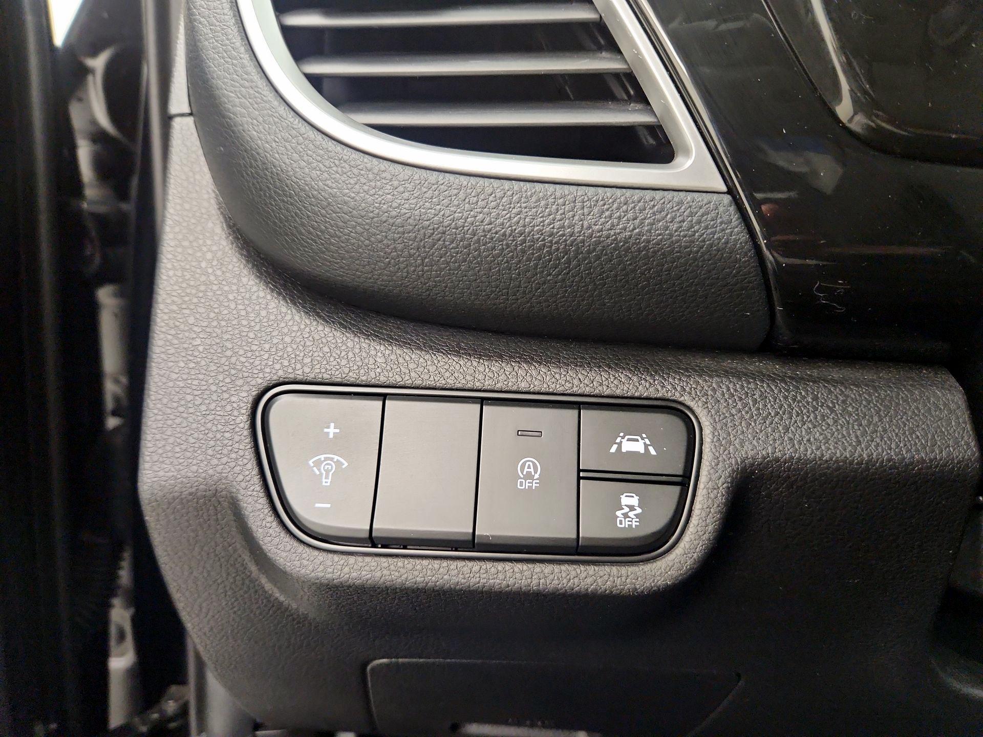 Thumbnail: 2023 Kia Seltos - 13