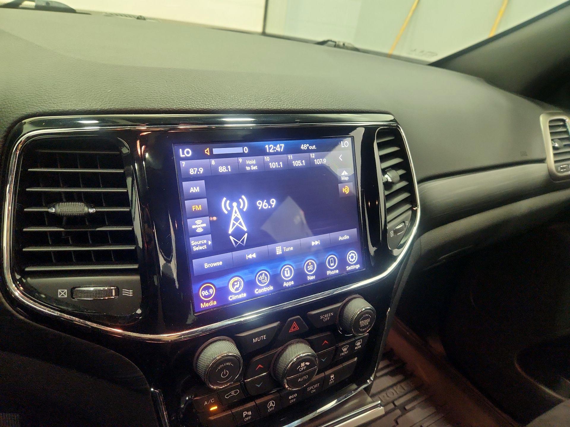 Thumbnail: 2020 Jeep Grand Cherokee - 16