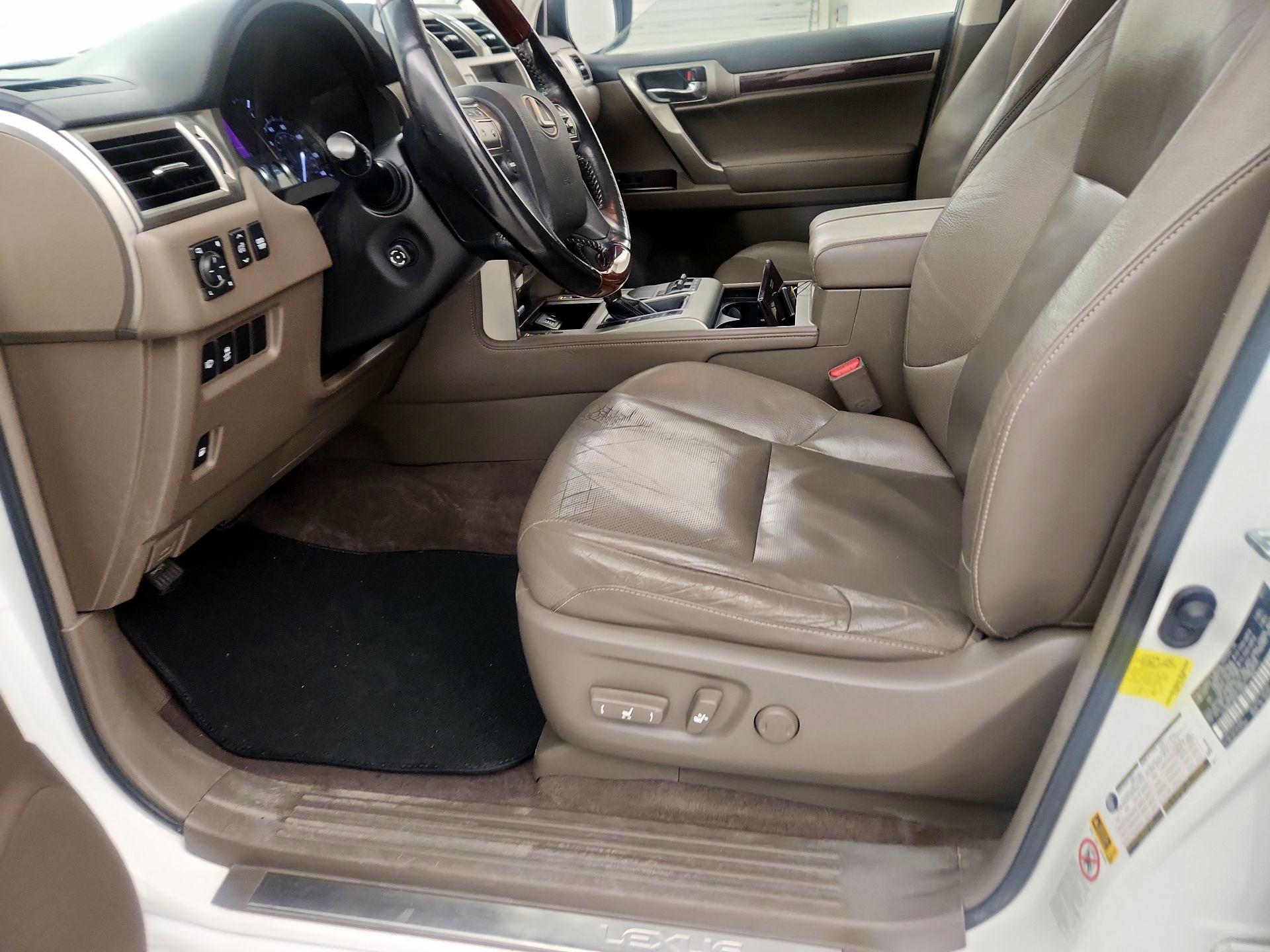 Thumbnail: 2017 Lexus GX - 9