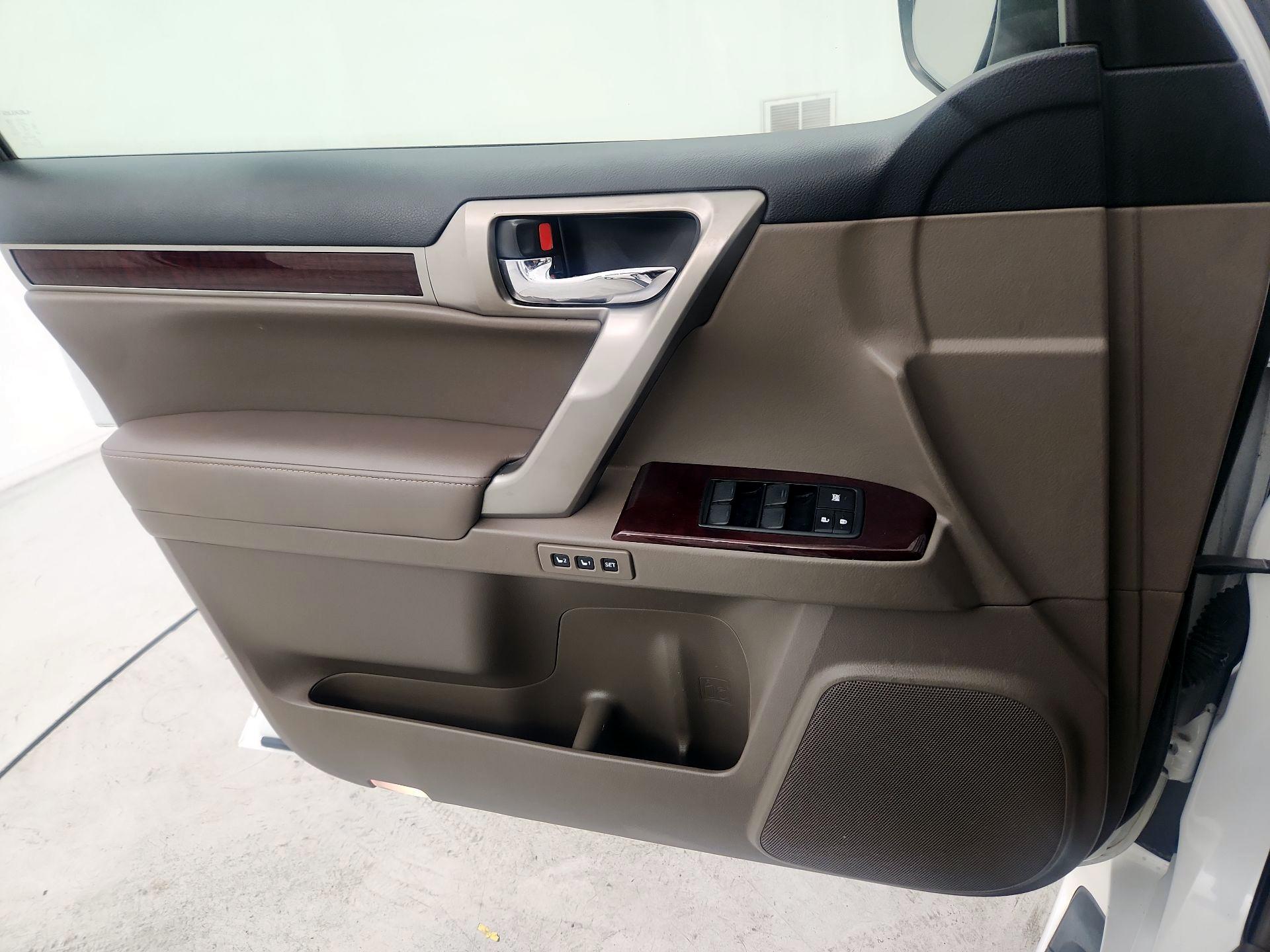 Thumbnail: 2017 Lexus GX - 10