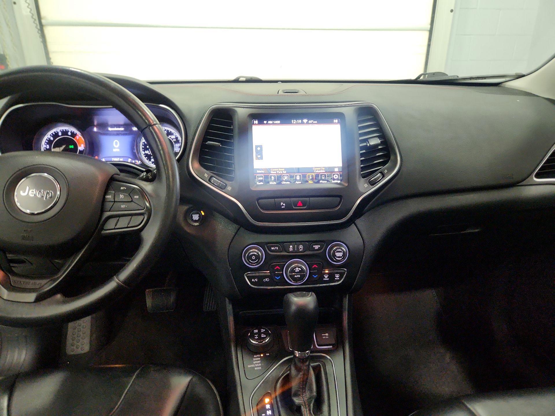 Thumbnail: 2019 Jeep Cherokee - 9