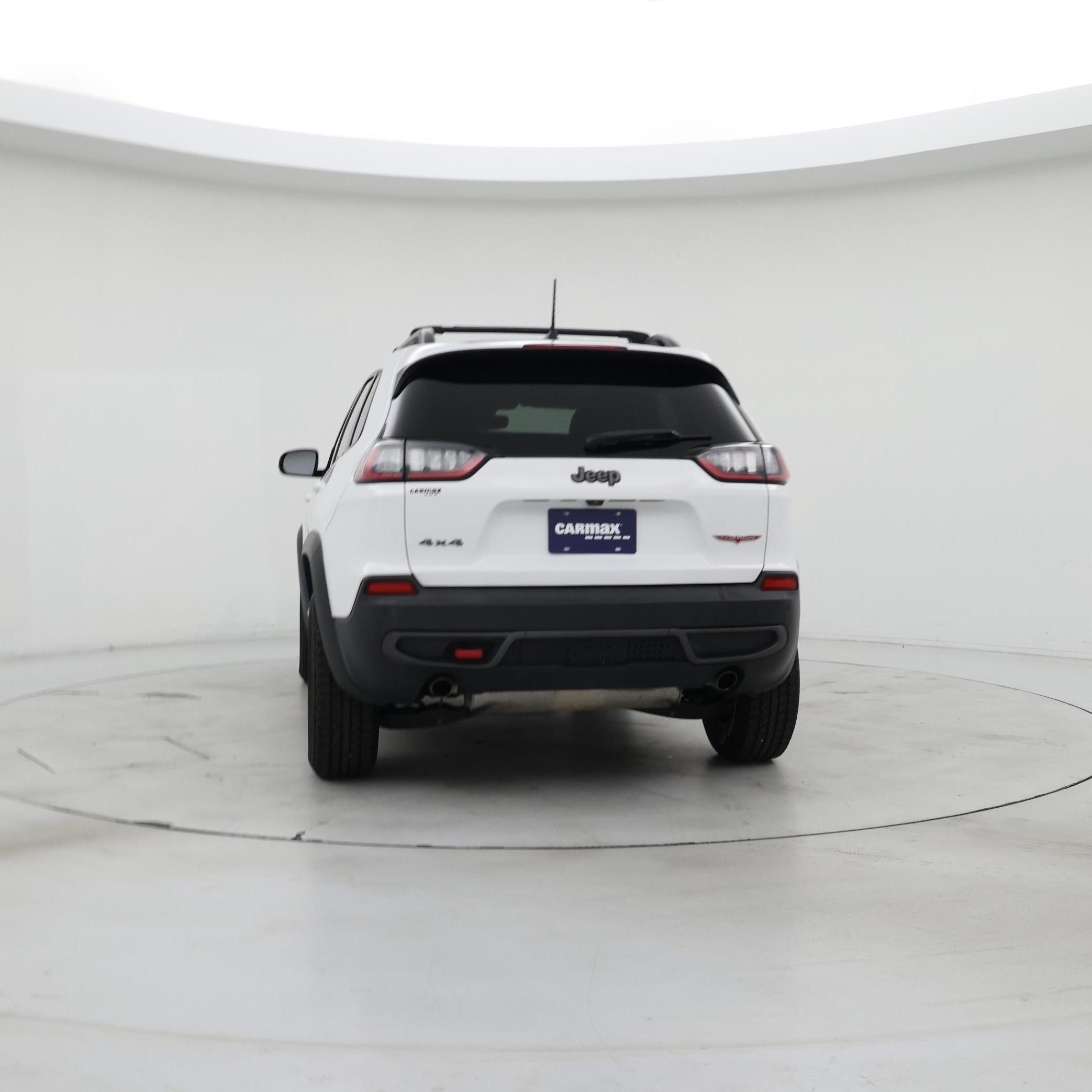 Thumbnail: 2019 Jeep Cherokee - 6