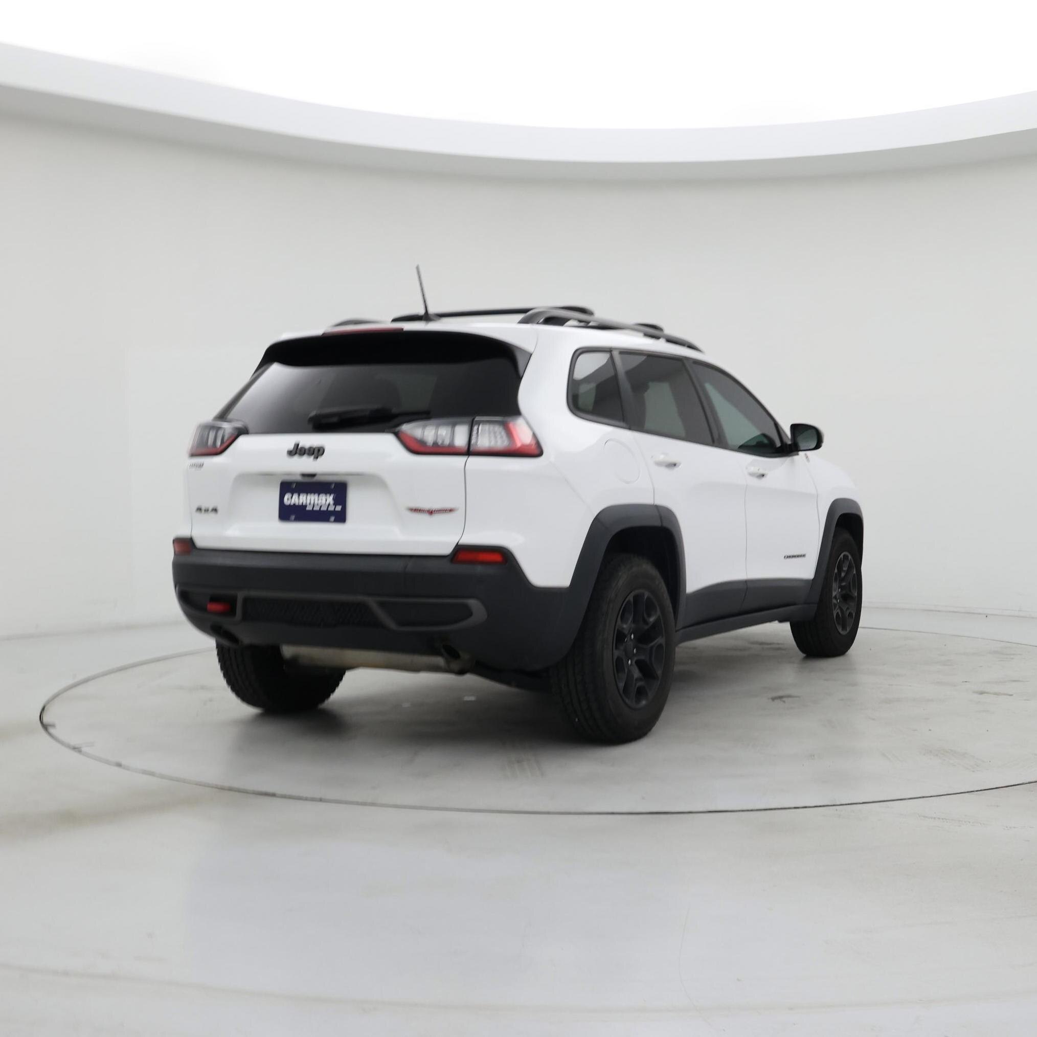 Thumbnail: 2019 Jeep Cherokee - 8