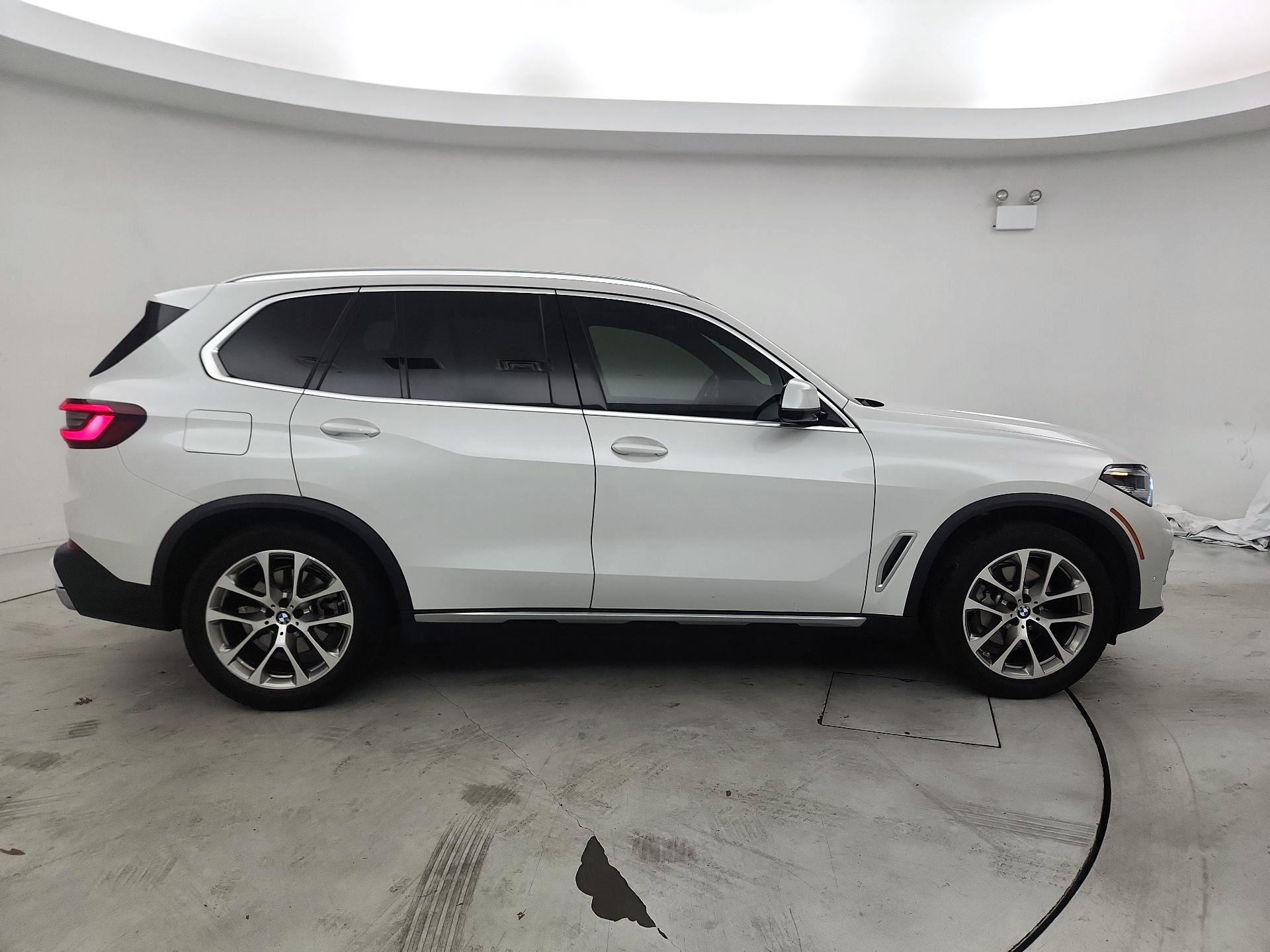 Thumbnail: 2021 BMW X5 - 4