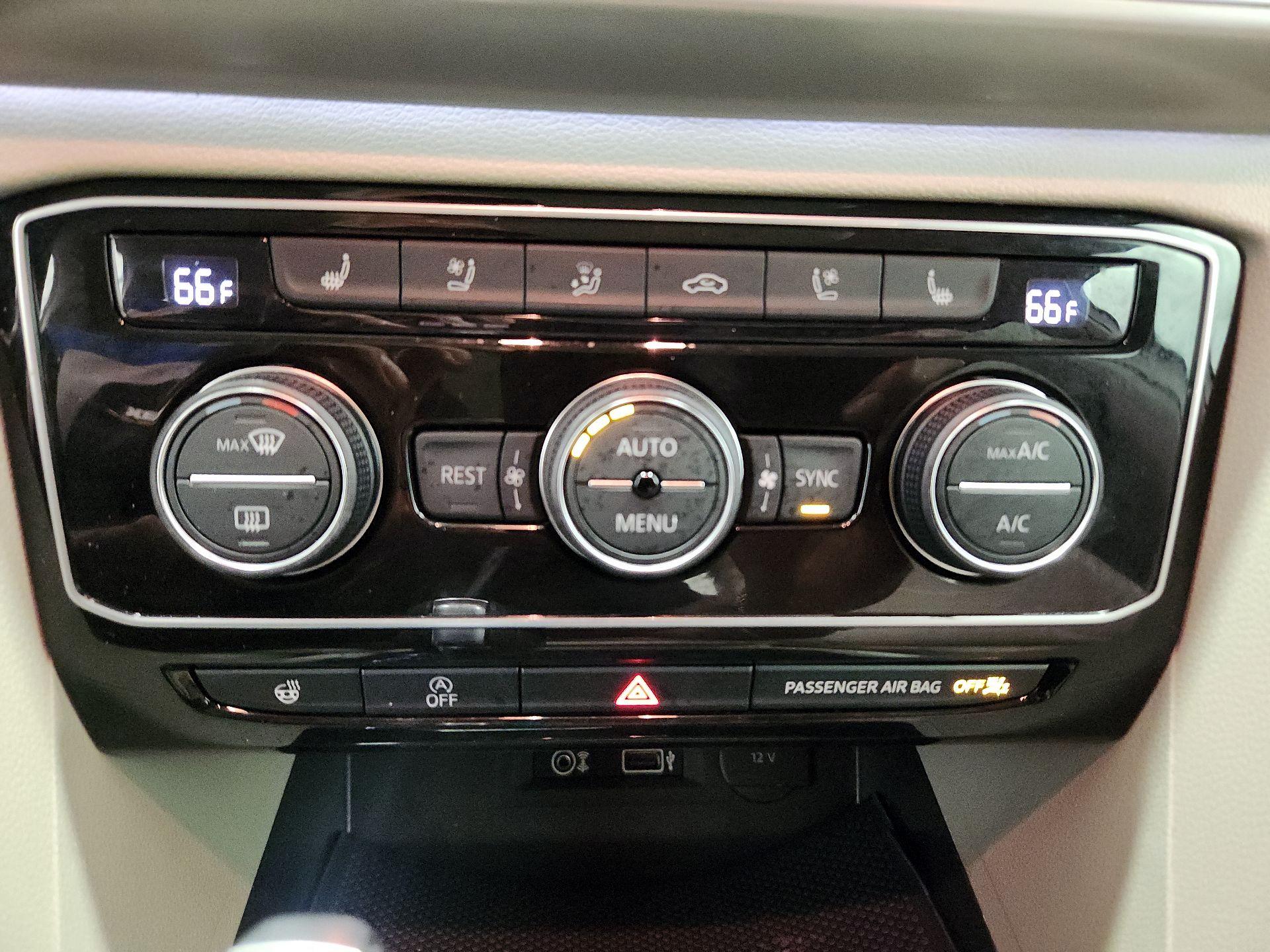 Thumbnail: 2019 Volkswagen Atlas - 17