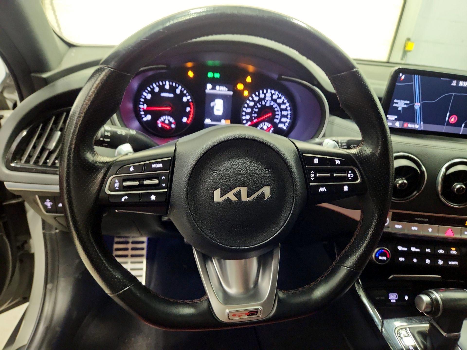 Thumbnail: 2022 Kia Stinger - 10