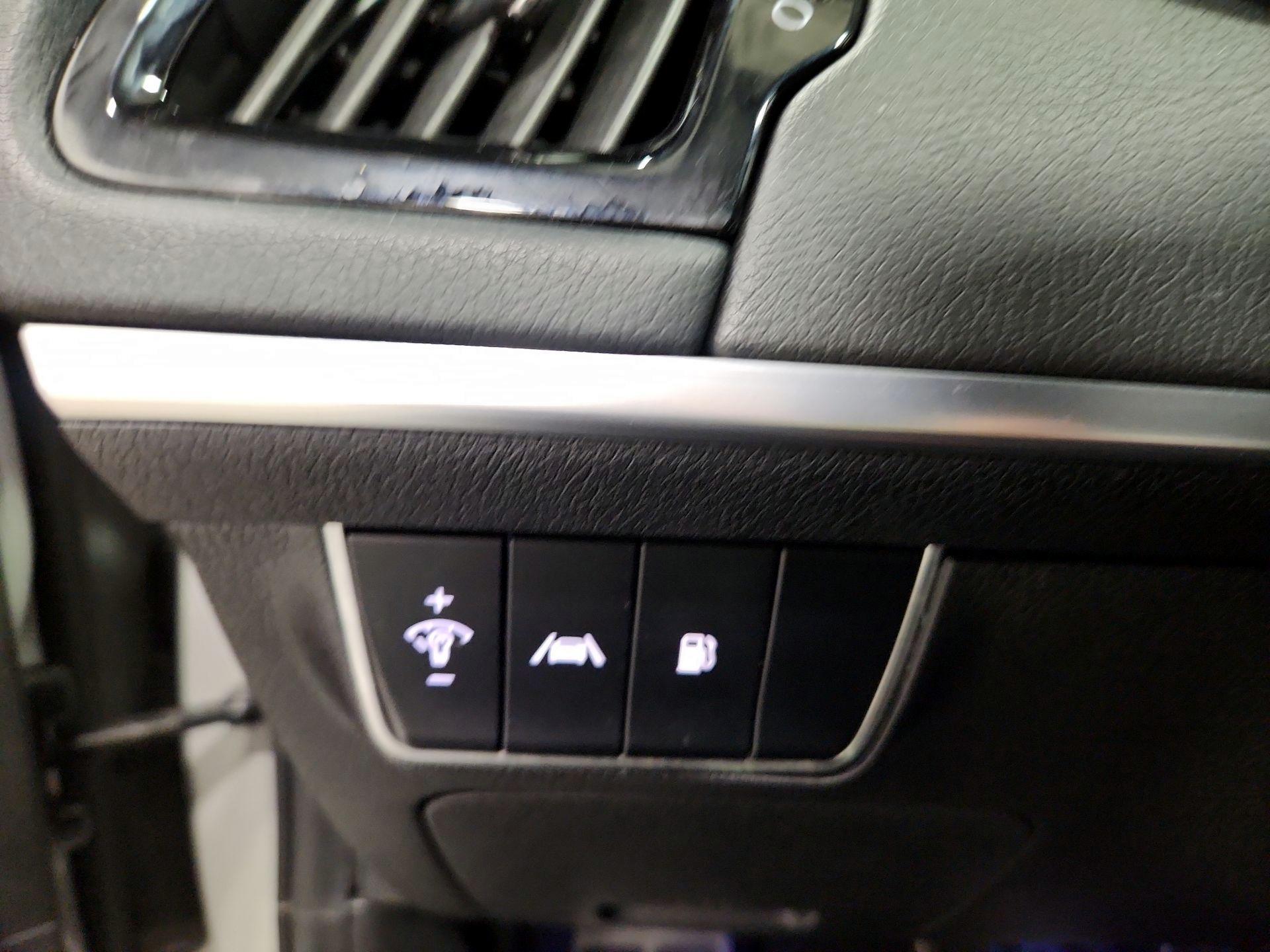 Thumbnail: 2022 Kia Stinger - 13