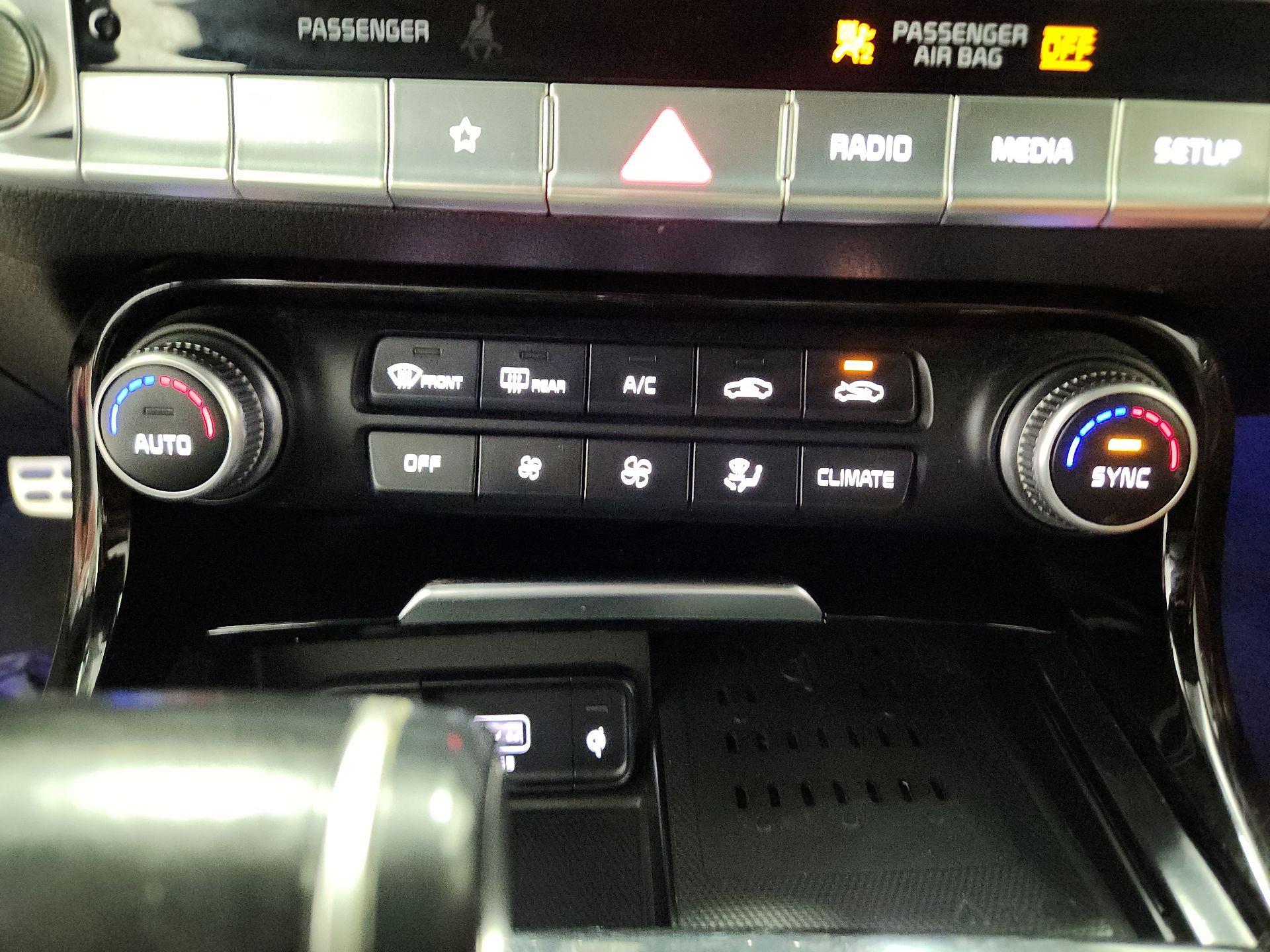 Thumbnail: 2022 Kia Stinger - 17